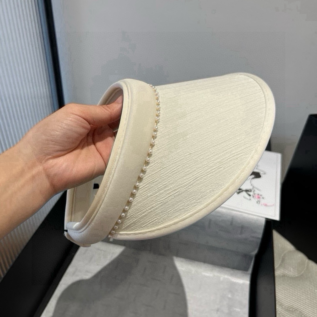 🆕

缪缪miumiu空顶发箍遮阳帽