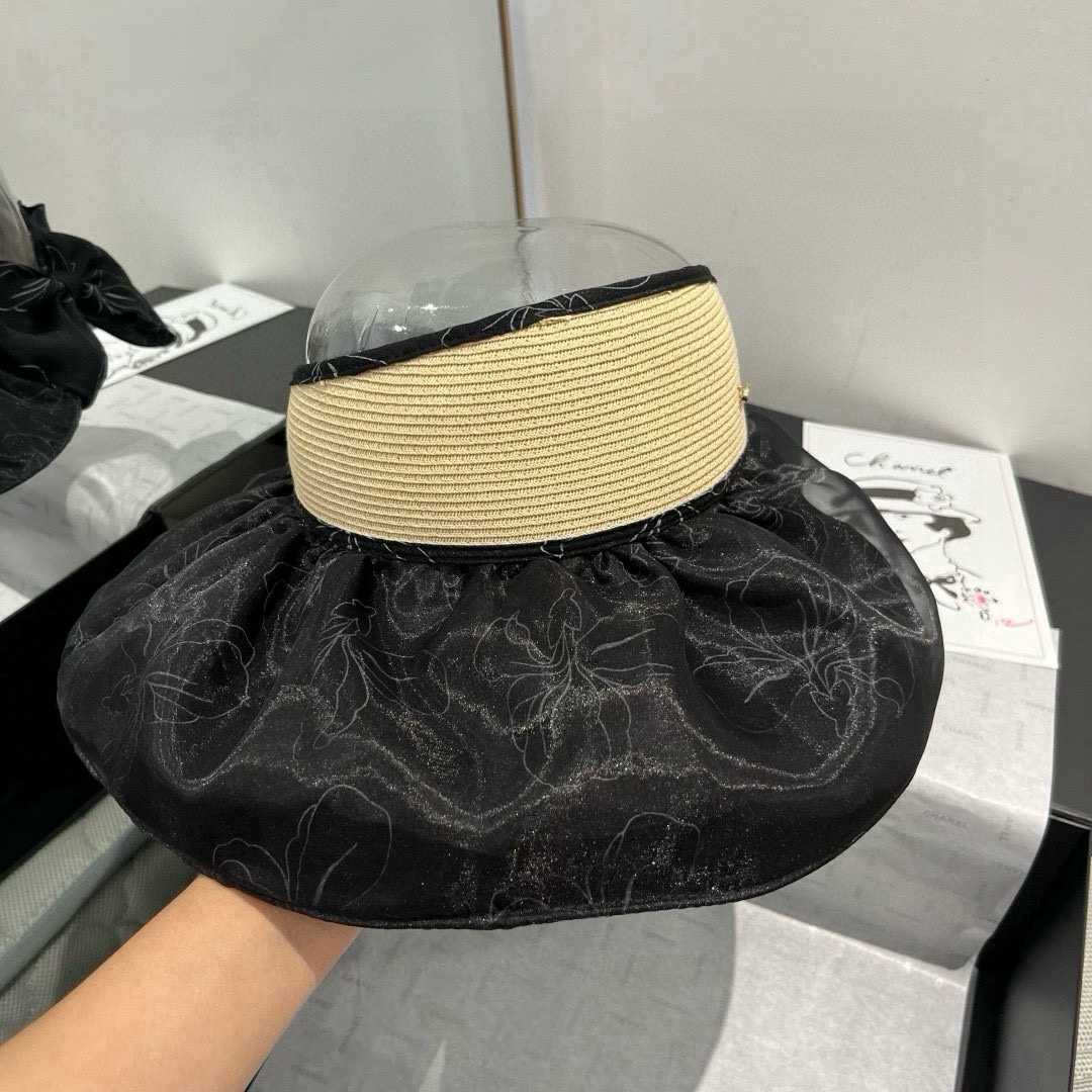 🆕

华伦天奴空顶遮阳帽，头围57cm