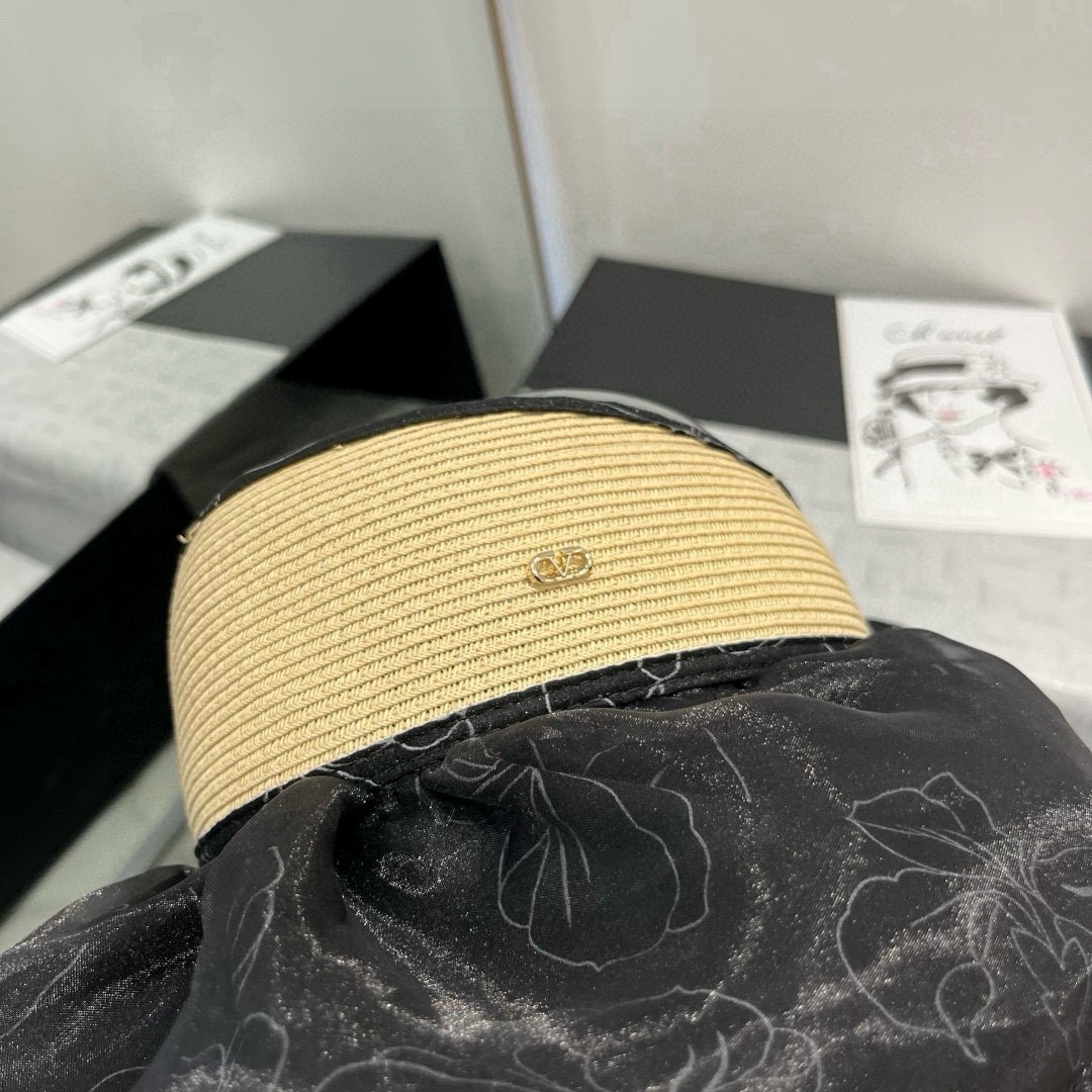 🆕

华伦天奴空顶遮阳帽，头围57cm