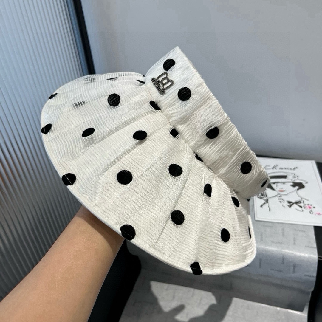 🆕

miumiu缪缪贝壳帽，空顶遮阳帽 可调节