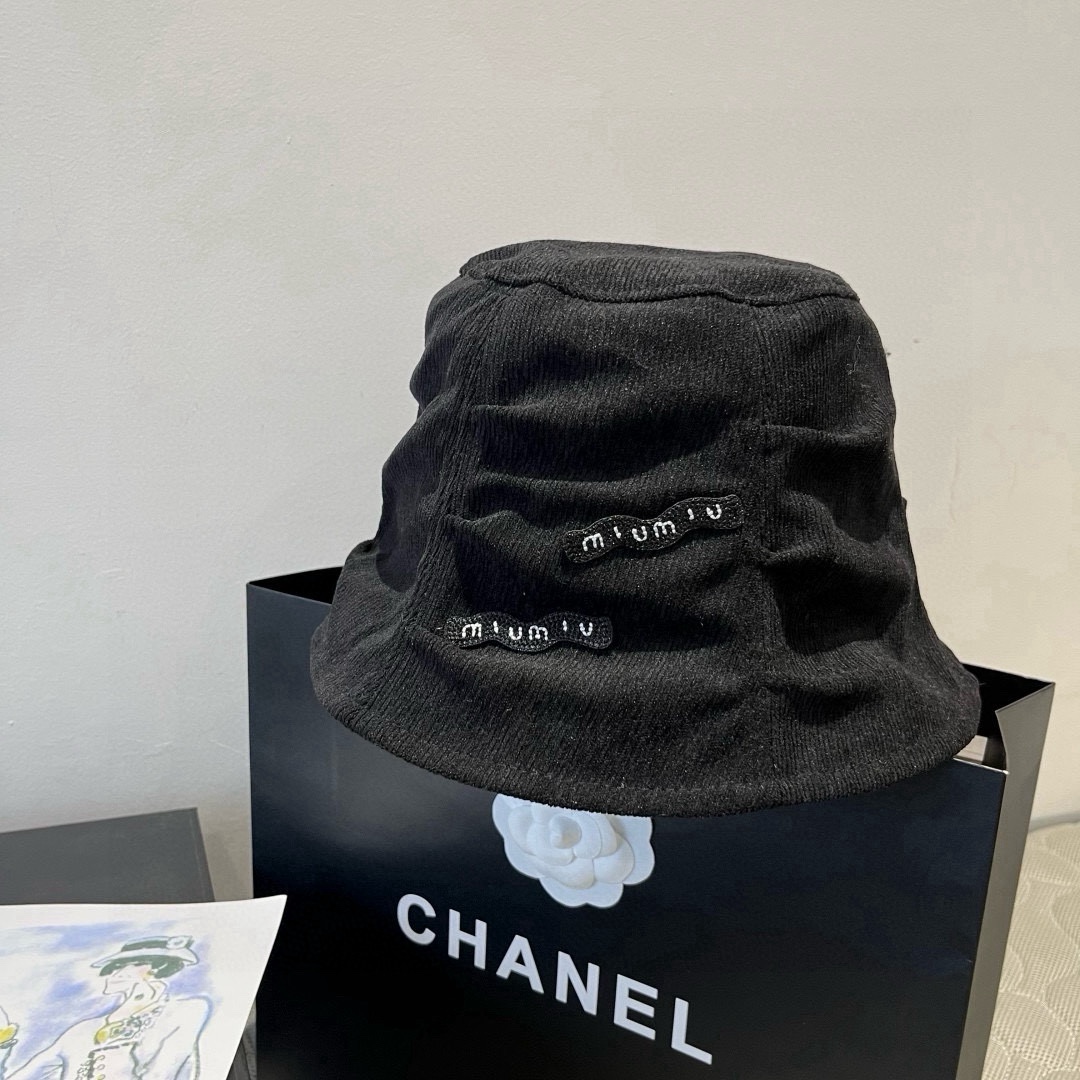 🆕

miumiu缪缪新款渔夫帽 头围57cm