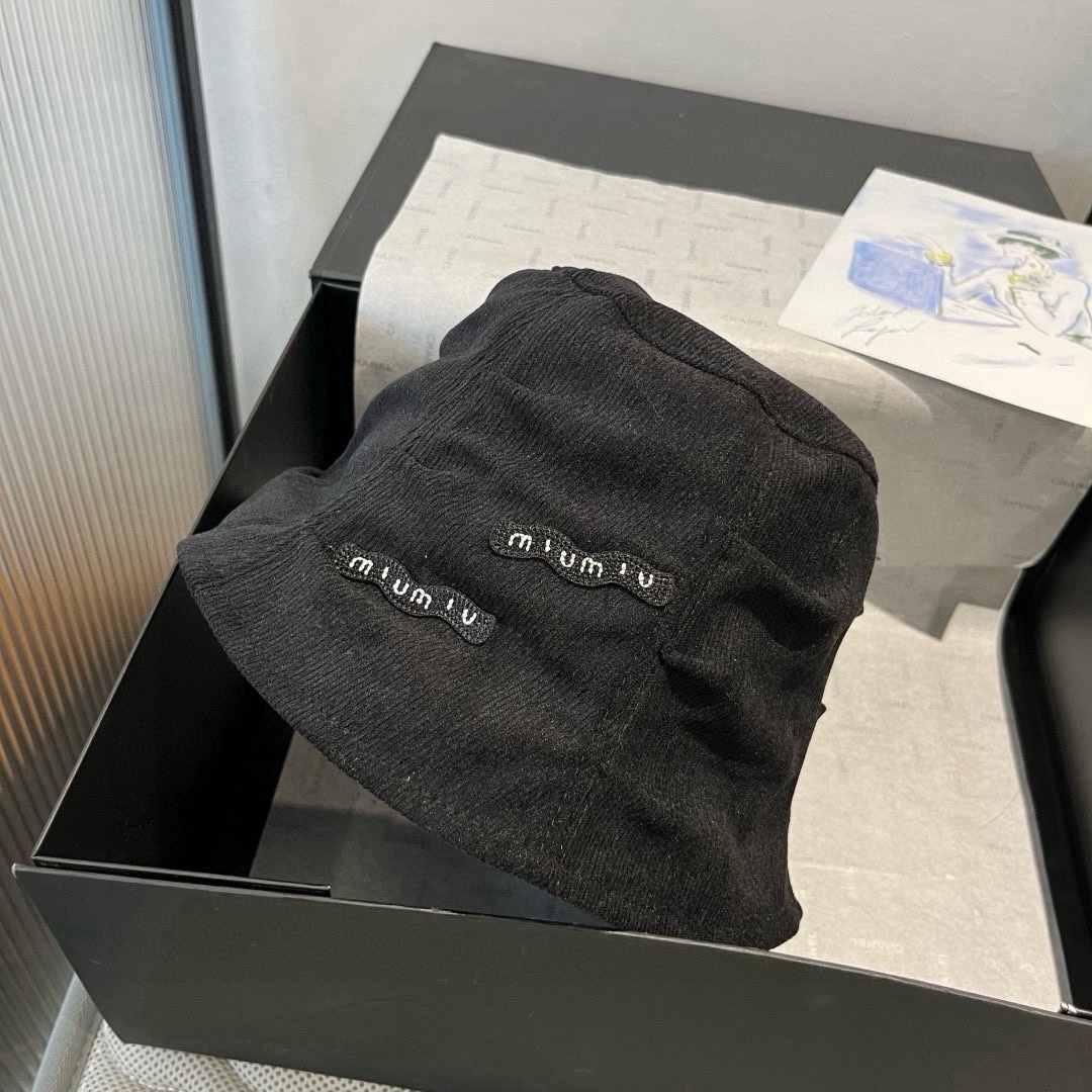 🆕

miumiu缪缪新款渔夫帽 头围57cm