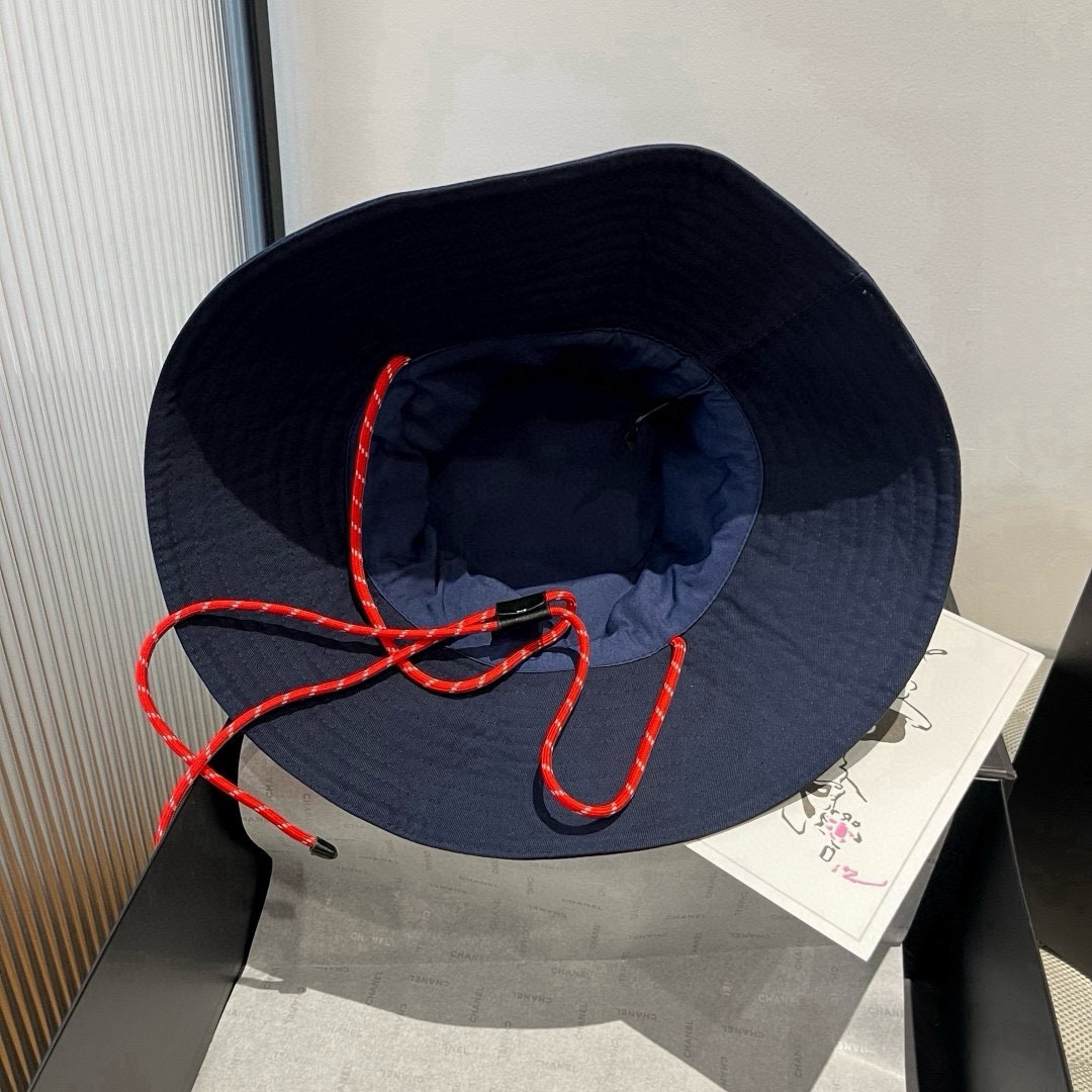 🆕

miumiu缪缪专柜款渔夫帽，高端定制，头围57cm