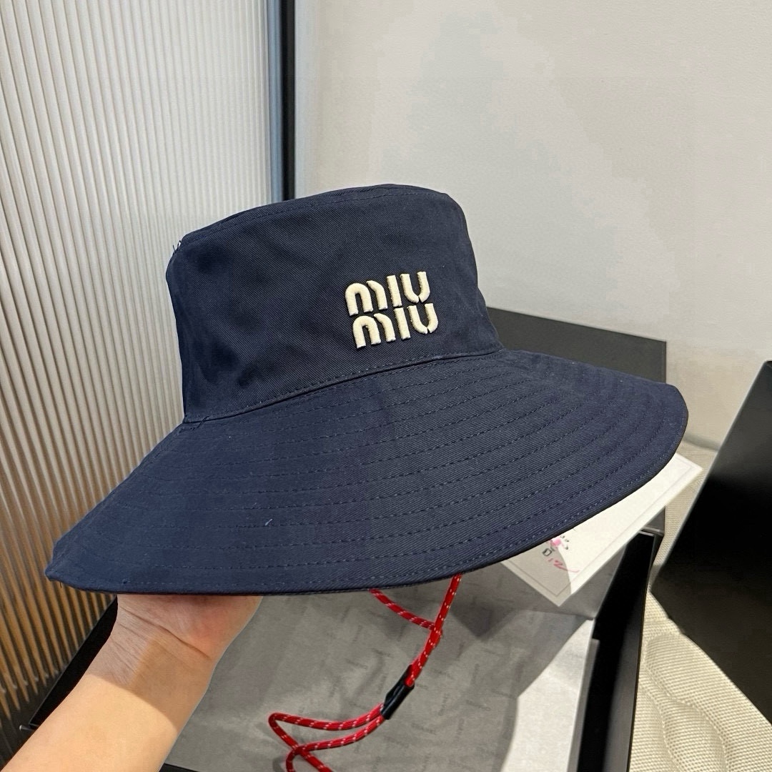 🆕

miumiu缪缪专柜款渔夫帽，高端定制，头围57cm