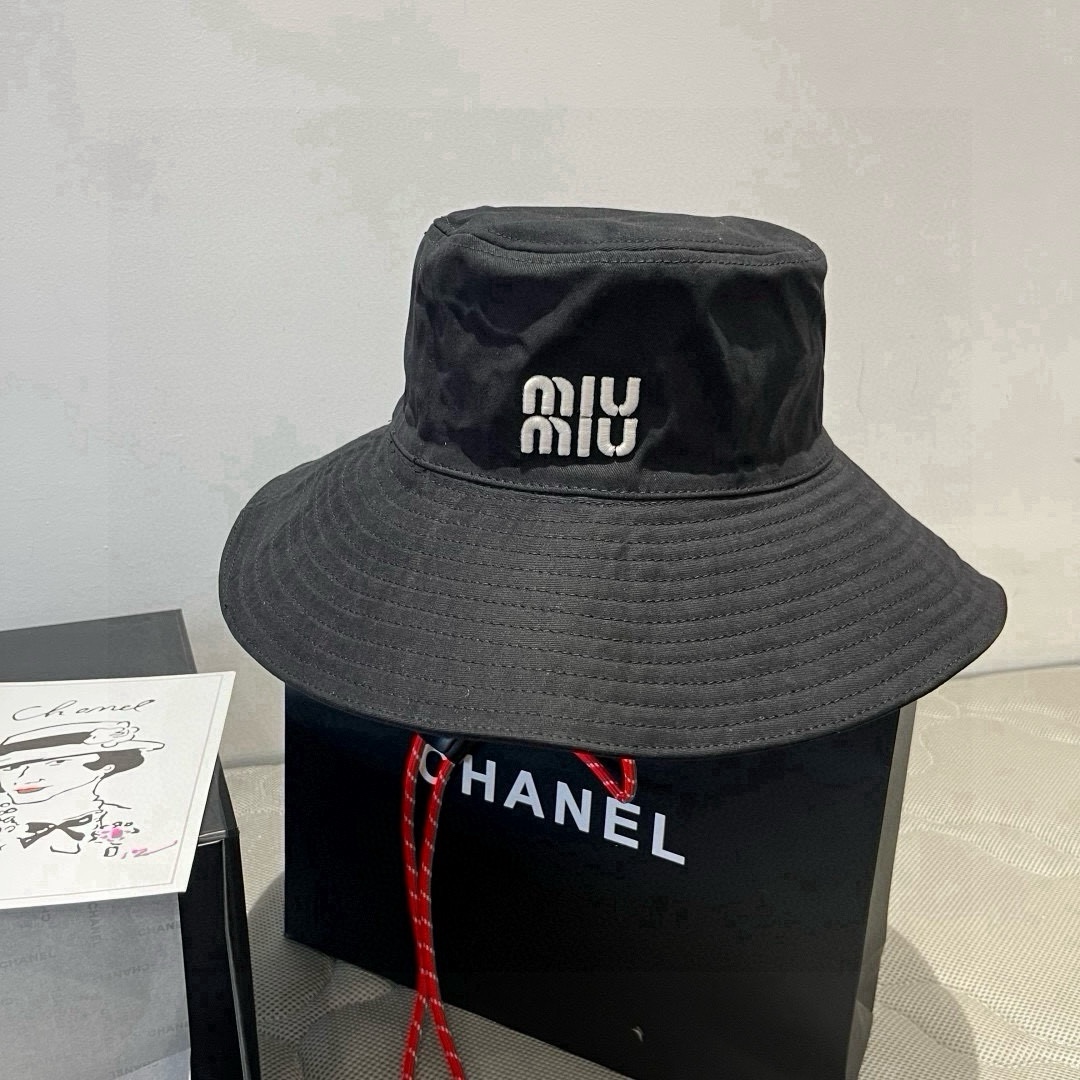 🆕

miumiu缪缪专柜款渔夫帽，高端定制，头围57cm