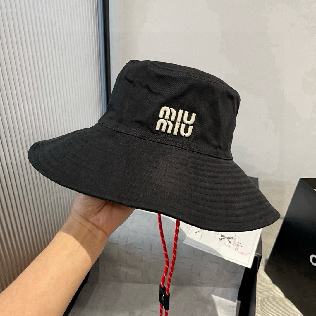 🆕

miumiu缪缪专柜款渔夫帽，高端定制，头围57cm