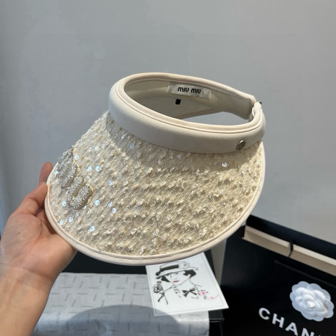 🆕

miumiu缪缪新款空顶遮阳帽