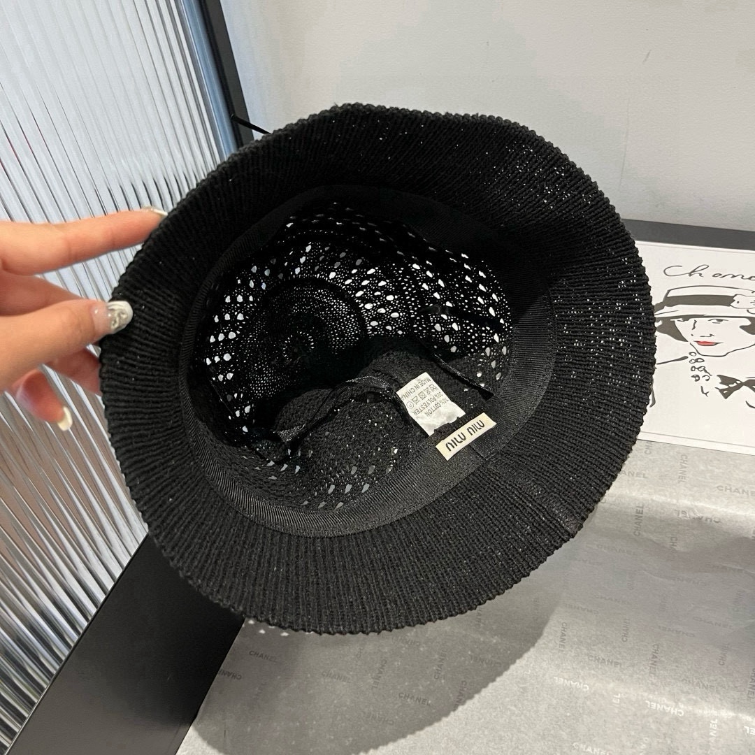 🆕
miumiu缪缪新款针织收购渔夫帽，头围57cm