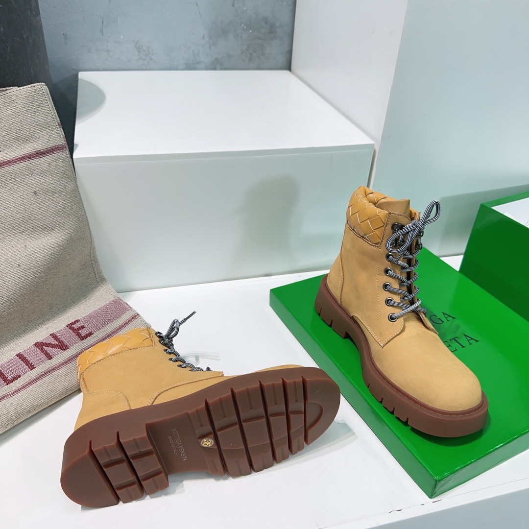Title: Top Quality Bottega Veneta 25ss Short Boots for Autumn and Winter – Factory Outlet Summary: High-quality Bottega Veneta 25ss short boots for fall and winter, featuring a - 图片 9