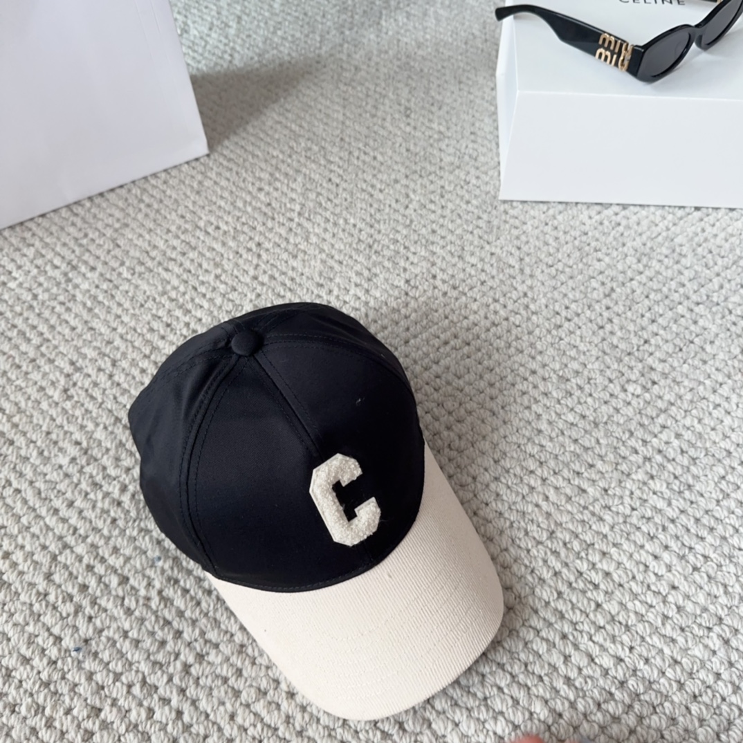 CELIN* 凯旋门棒球帽☑️休闲百搭款🆒👏饱满立体高颅顶❗️🔉帽型正点 弧度流畅线条自然💙神奇改善脸型