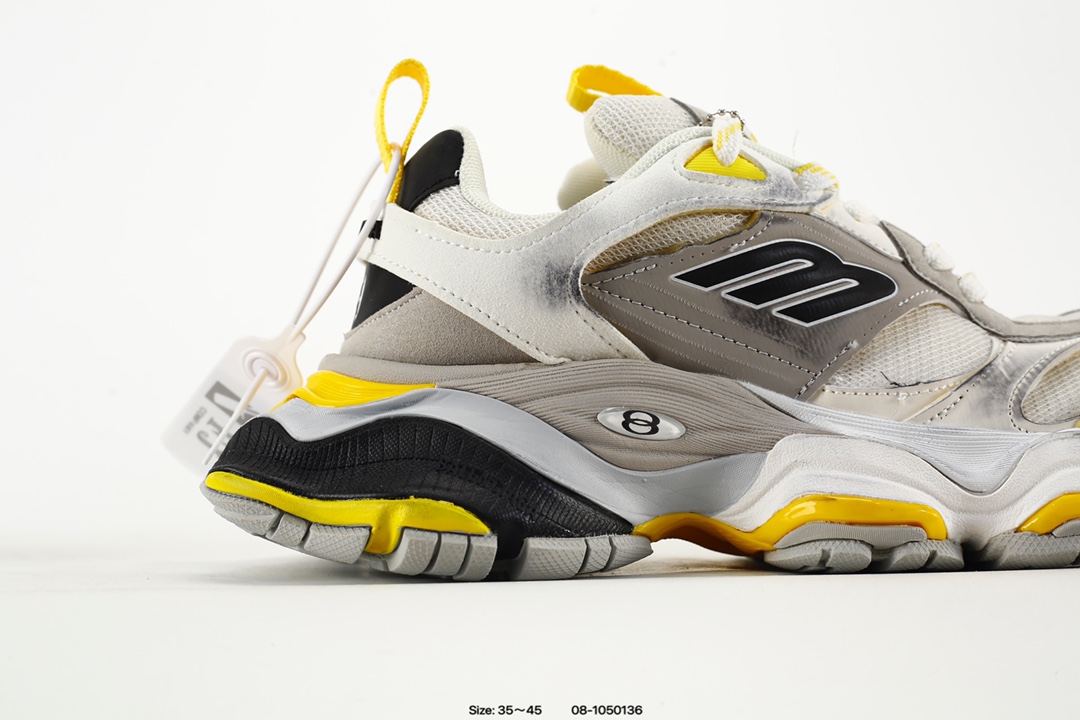 Balenciaga CARGO Sneaker 巴黎世家十一代圆头系带 舒适百搭低帮生活休闲鞋老爹鞋 全套原纸板楦头开发 最原汁原味的灵魂版型 全鞋荧光划线卡点 胶水把控整洁度追求极致完美 每一双都是工艺品 多重QC质检 超越公司货的品控标准 实实在在的免检产品 原盒原配 正确字体电绣 粗细、位置、大小正确 侧边TPU 透气孔匹配意产原版 正确分离大底 TPU软底 原版一致大底LOGO 立体感十足 原厂皮料水洗做旧 采购原厂网纱 这款超细纤维和网布工装运动鞋 做旧的厚网布鞋面 还有一种经典 Track 鞋款融合 New Balance 9060 中底之即视感 标志性 Sporty B Logo 置于鞋面中间 再加上明显提高的中底厚度 你也不用害怕与3XL难以分辨 货号:784341 W2MV1 1170 码数:如图 编码:08-1050136