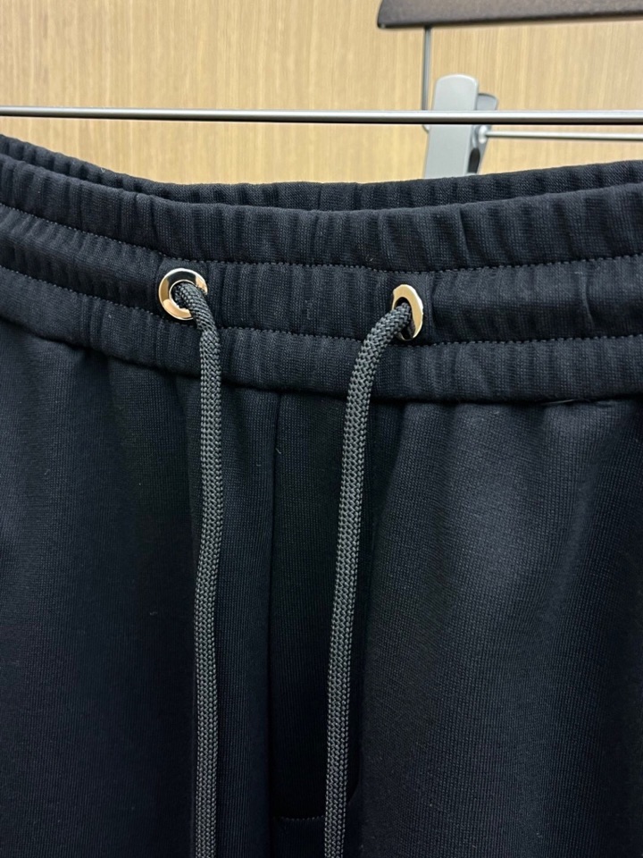 “2025 Summer Men’s Shorts: Crome Hearts Air-Smuggling Fabric with Custom Design and Top-Level Comfort” - 图片 4