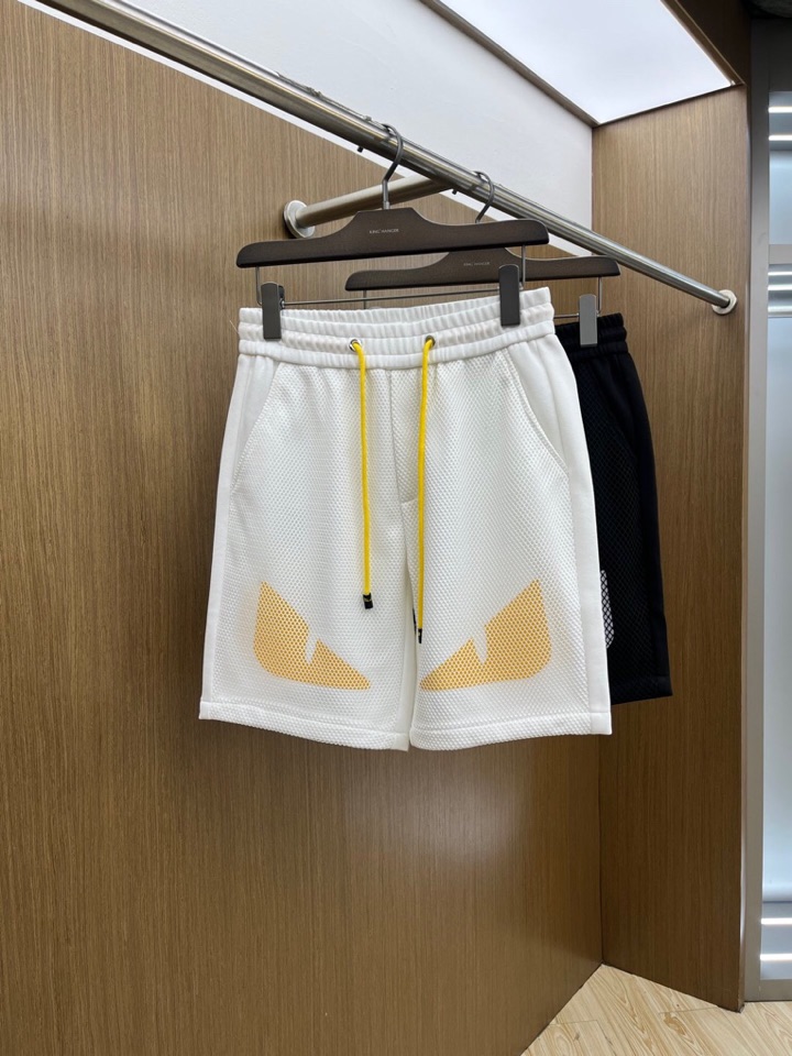 “New Men’s Leisure Shorts 2025: FENDI’s Advanced Custom Fabric, Comfortable Fit, Impeccable Detail, Original Logo Design” - 图片 1