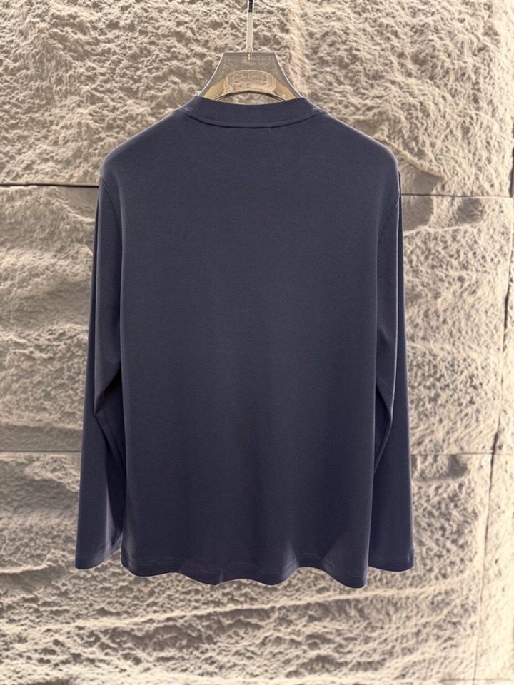 Title: Prada 2025s Men’s Long-Sleeved T-Shirts, Autumn/Winter Collection Summary: Luxurious, high-quality cotton, fine tailoring, in blue coffee color, - 图片 9