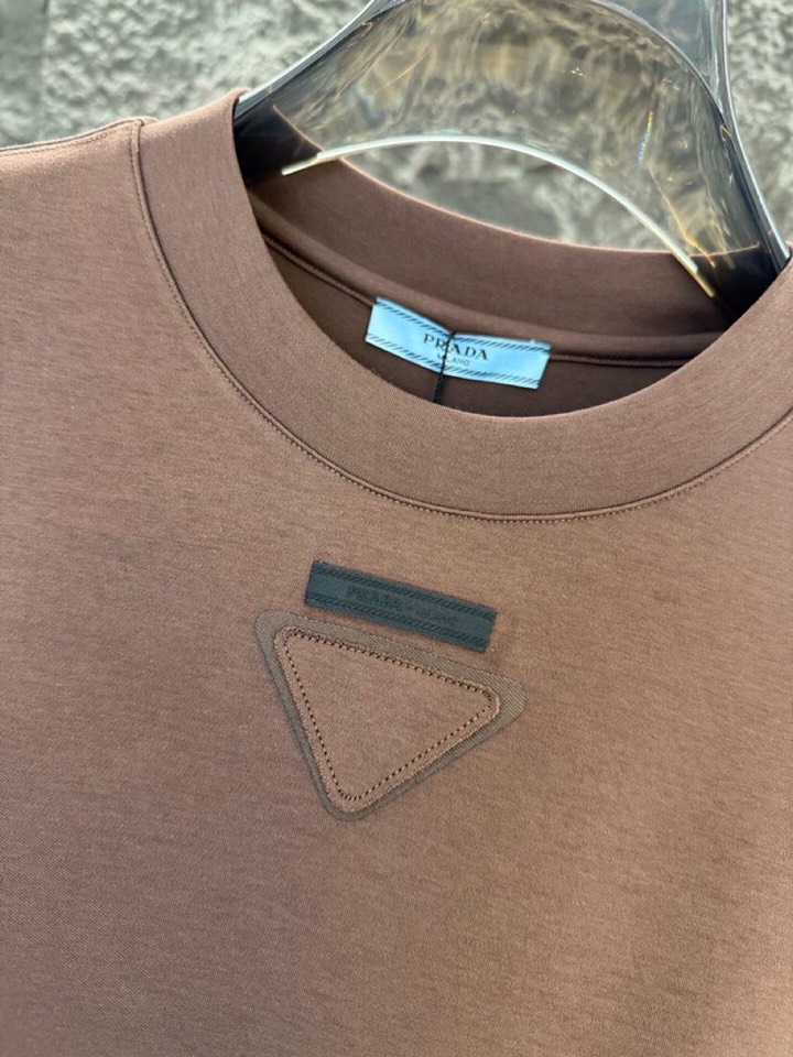“Prada 2025s Men’s Long-Sleeved Cotton T-Shirt Collection for Autumn/Winter in Blue Coffee” - 图片 5