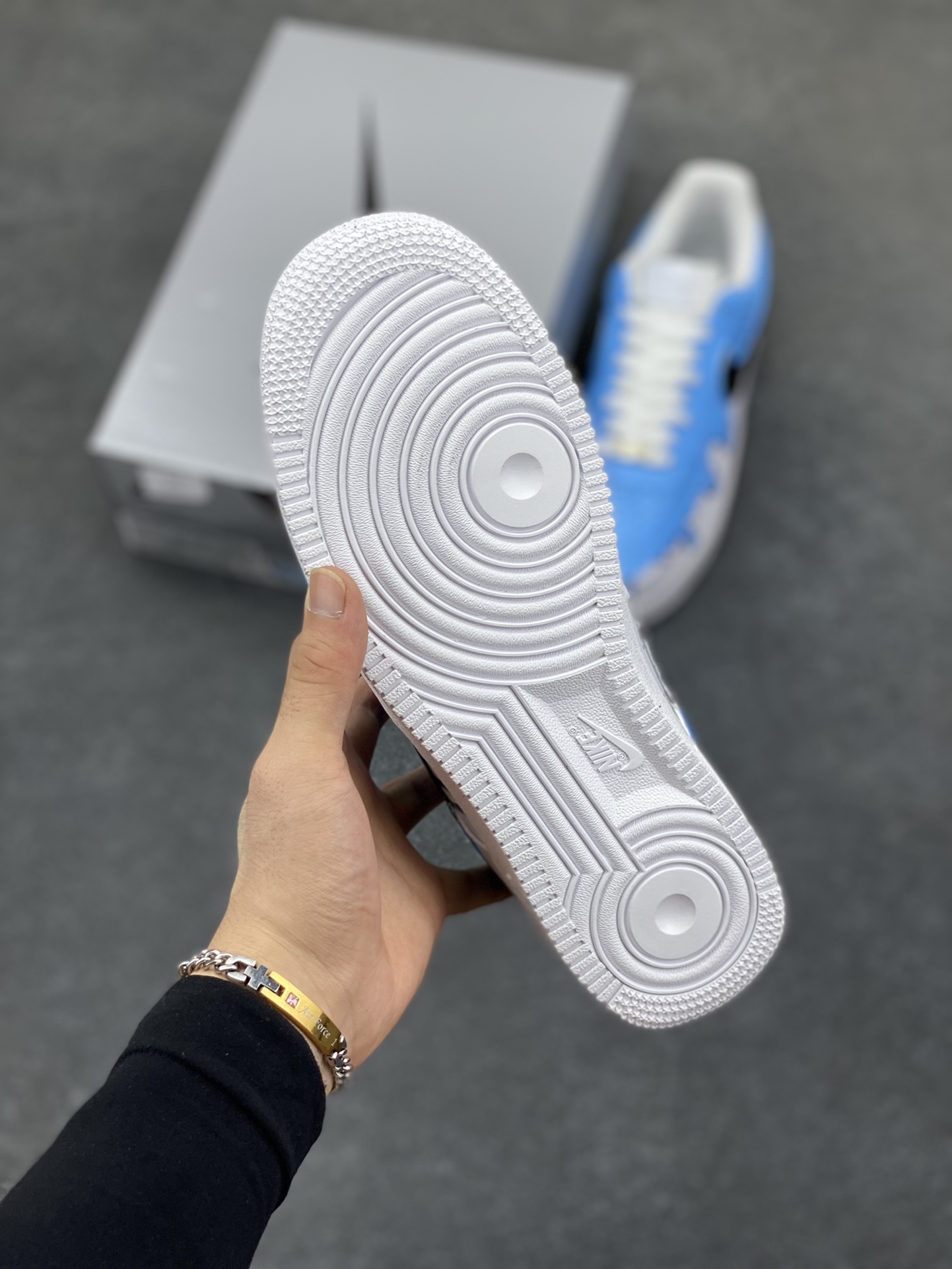 图片[5]-【定制球鞋】纯手工绘画Nike Air Force 1 空军一号 手绘 涂鸦 泼墨 潮流 耐磨 低帮 板鞋 男女同款 白黑色折边针车 工艺难度大 原楦头原纸板 原装鞋盒 定制五金配件 内置全掌气垫 原厂鞋底 货号：CW2288-111 尺码：36 36.5 37.5 38 38.5 39 40 40.5 41 42 42.5 43 44 44.5 45-选品中心