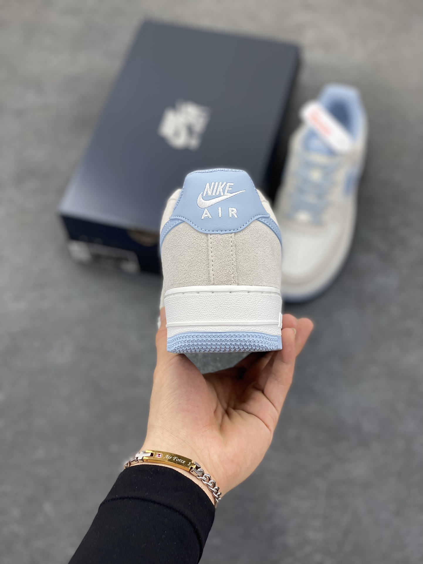 图片[4]-Nike Air Force 1 Low 海盐蓝 原楦头原纸板 打造纯正空军版型 专注外贸渠道 全掌内置蜂窝气垫 原盒配件 原厂中底钢印、拉帮完美 货号：FQ8714-005 尺码：36 36.5 37.5 38 38.5 39 40 40.5 41 42 42.5 43 44 44.5 45-选品中心