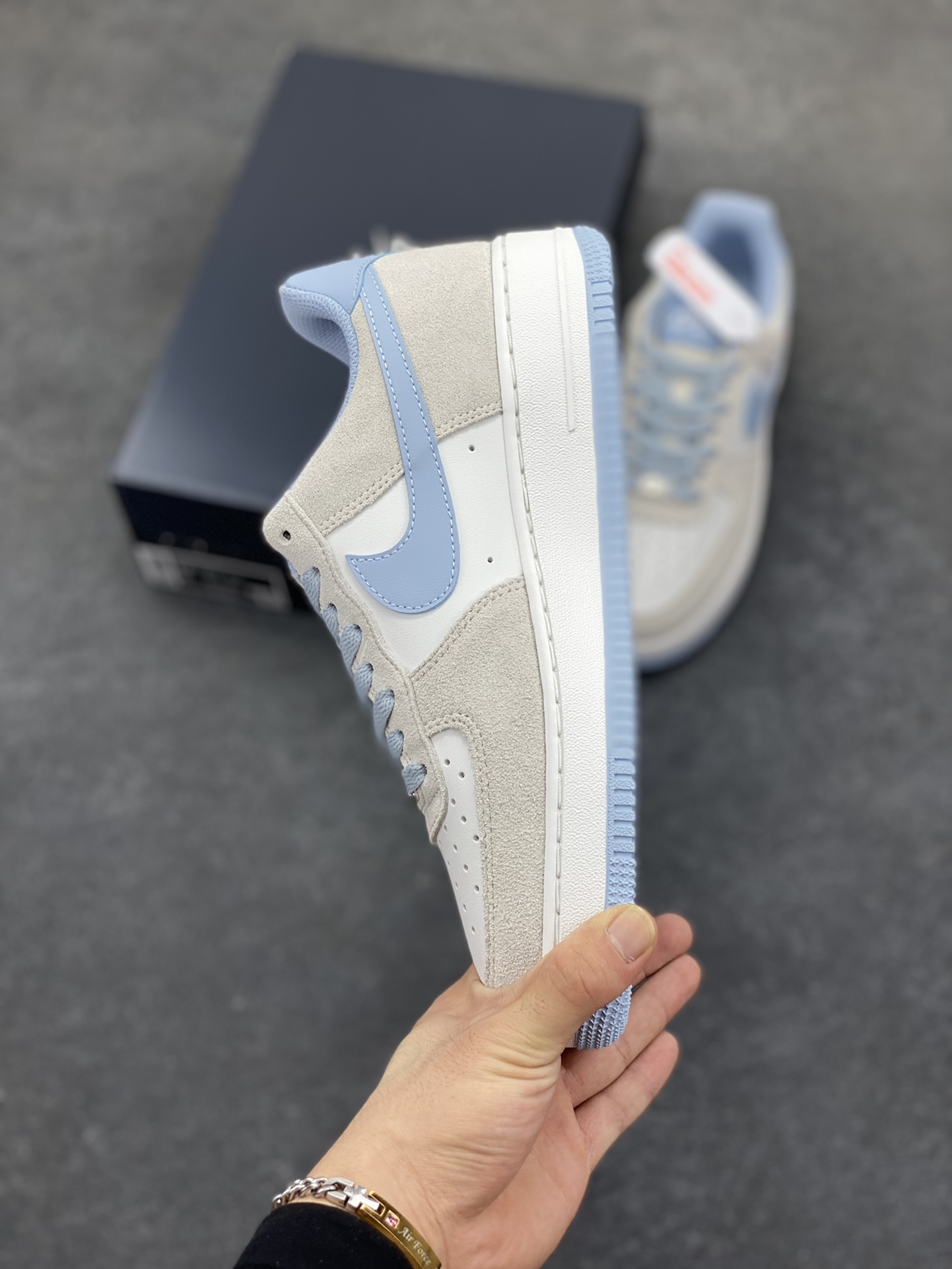 图片[3]-Nike Air Force 1 Low 海盐蓝 原楦头原纸板 打造纯正空军版型 专注外贸渠道 全掌内置蜂窝气垫 原盒配件 原厂中底钢印、拉帮完美 货号：FQ8714-005 尺码：36 36.5 37.5 38 38.5 39 40 40.5 41 42 42.5 43 44 44.5 45-选品中心