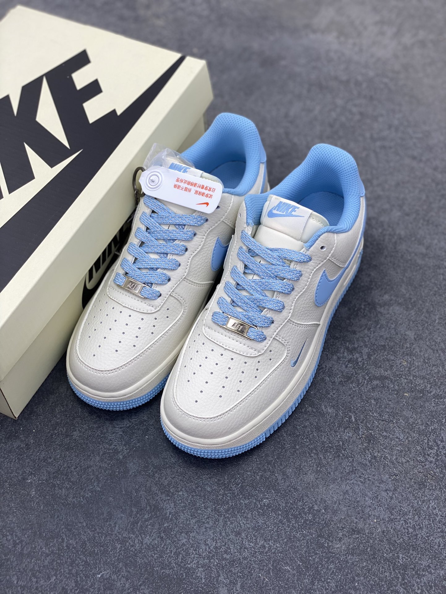 图片[8]-NIke Air Force 1 \’07 Low “NIKE联名——天蓝勾”空军一号 低帮 运动鞋 休闲鞋 折边针车 工艺难度大 原楦头原纸板 原装鞋盒 定制五金配件 内置全掌气垫 原厂鞋底 货号：CS5288-030 尺码：36 36.5 37.5 38 38.5 39 40 40.5 41 42 42.5 43 44 44.5 45-选品中心