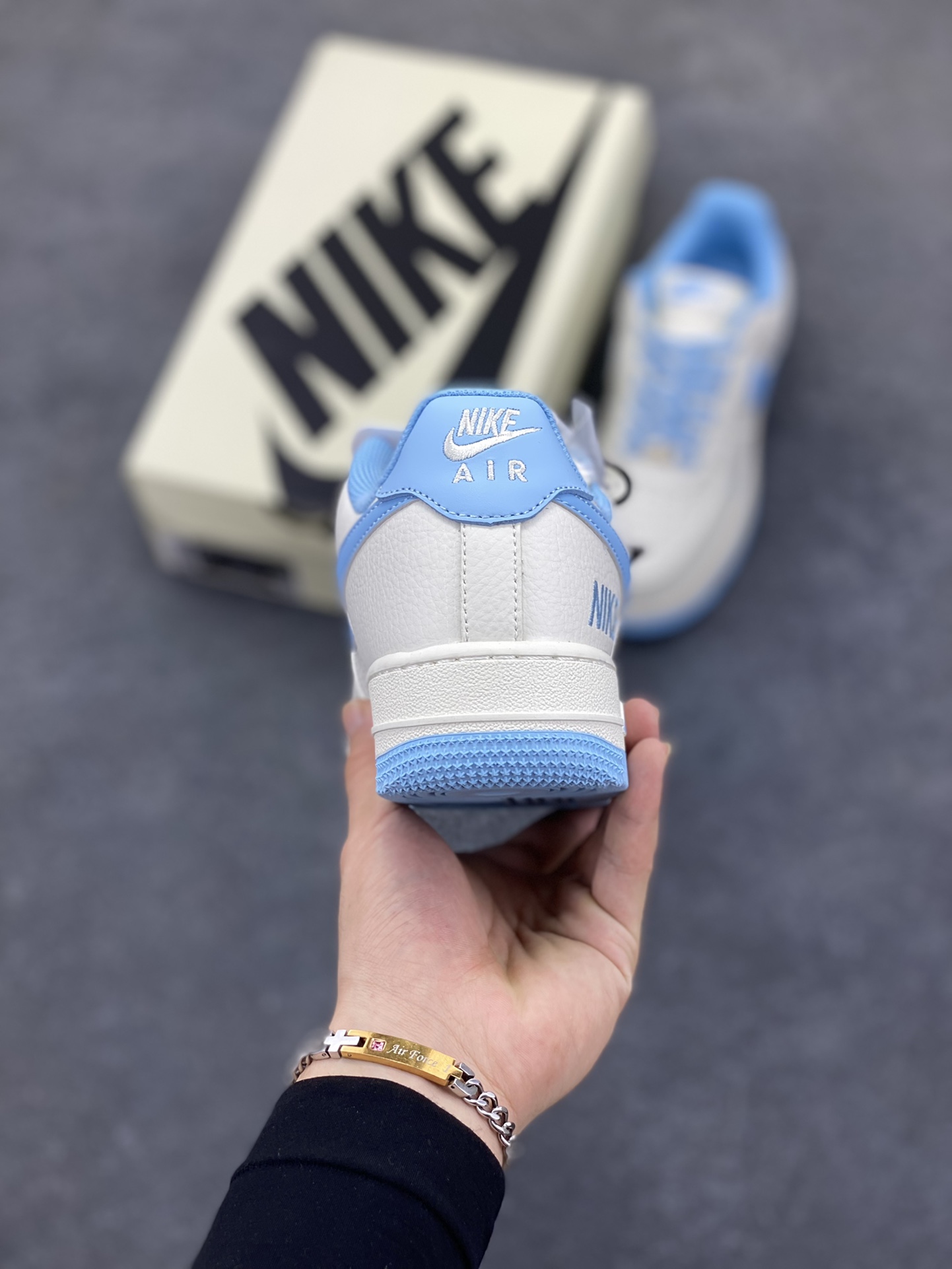 图片[4]-NIke Air Force 1 \’07 Low “NIKE联名——天蓝勾”空军一号 低帮 运动鞋 休闲鞋 折边针车 工艺难度大 原楦头原纸板 原装鞋盒 定制五金配件 内置全掌气垫 原厂鞋底 货号：CS5288-030 尺码：36 36.5 37.5 38 38.5 39 40 40.5 41 42 42.5 43 44 44.5 45-选品中心