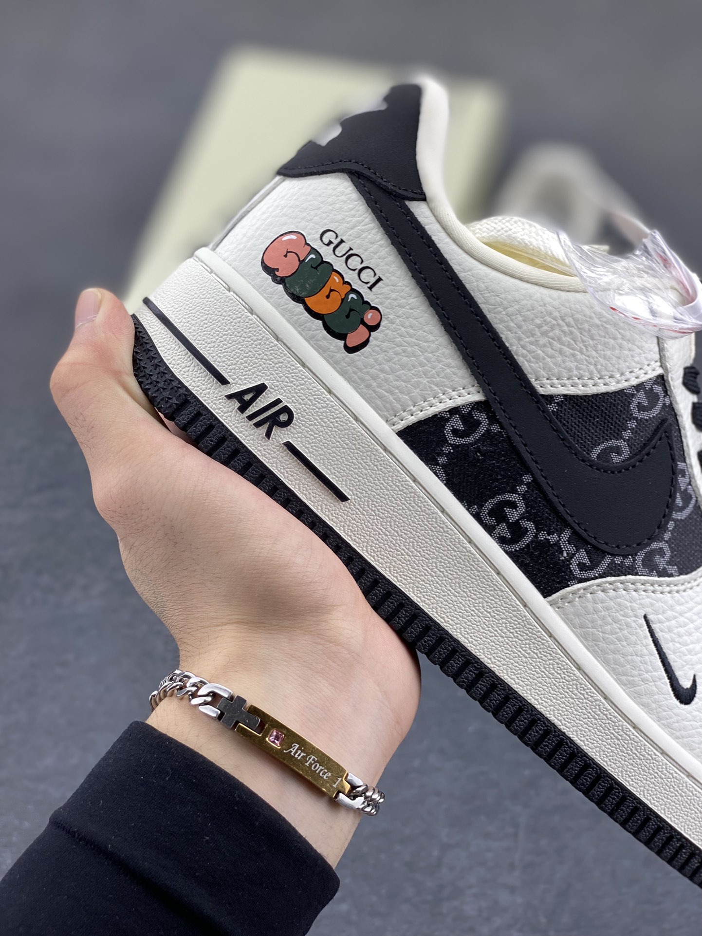 图片[6]-NIke Air Force 1 \’07 Low 古驰联名–白黑织布 空军一号低帮 运动鞋 休闲鞋 折边针车 工艺难度大 原楦头原纸板 原装鞋盒 原厂鞋底 超高清洁度 细节完美 货号：SC0601-571 尺码：36 36.5 37.5 38 38.5 39 40 40.5 41 42 42.5 43 44 44.5 45-选品中心