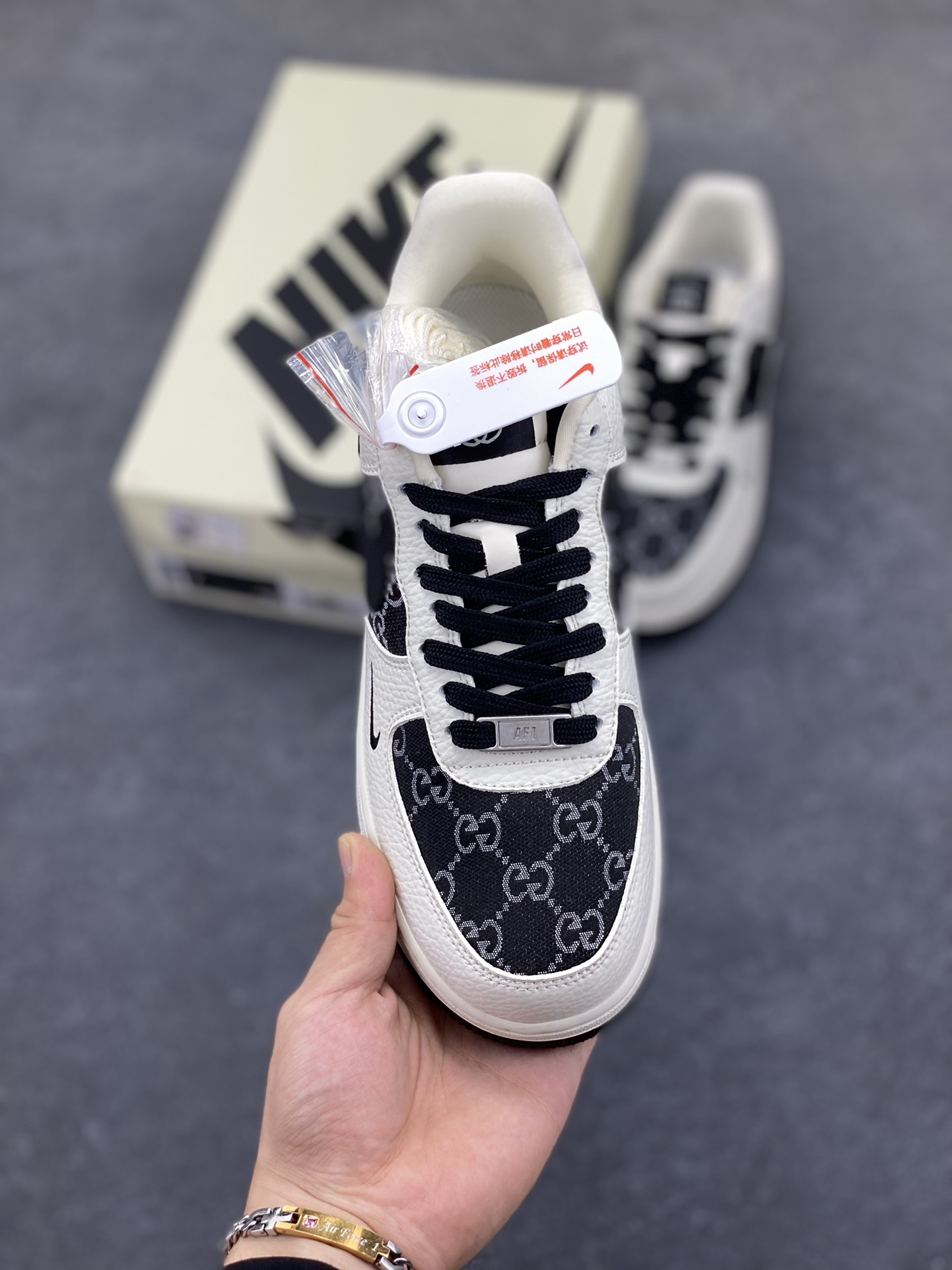 图片[2]-NIke Air Force 1 \’07 Low 古驰联名–白黑织布 空军一号低帮 运动鞋 休闲鞋 折边针车 工艺难度大 原楦头原纸板 原装鞋盒 原厂鞋底 超高清洁度 细节完美 货号：SC0601-571 尺码：36 36.5 37.5 38 38.5 39 40 40.5 41 42 42.5 43 44 44.5 45-选品中心