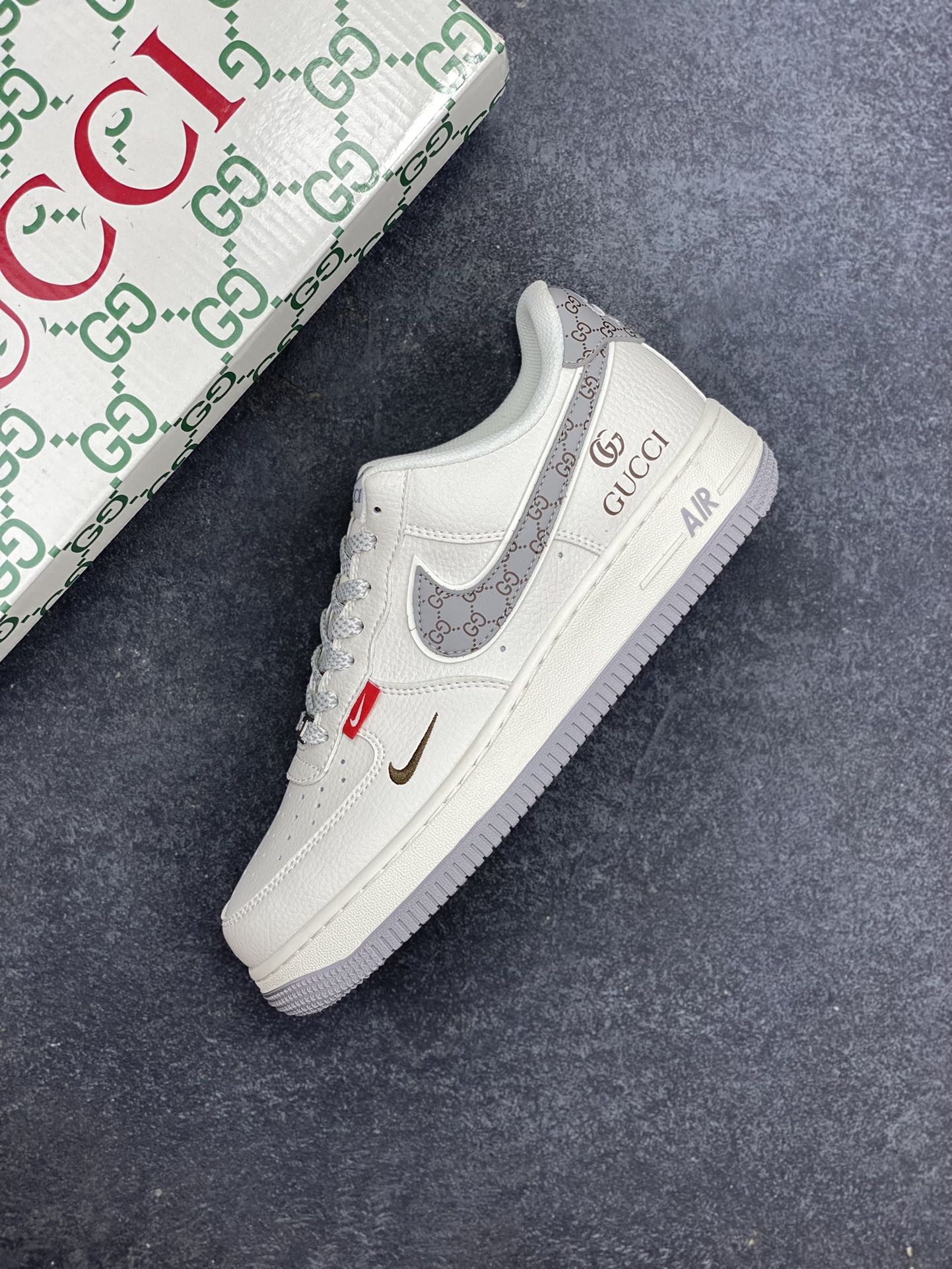 图片[7]-NIke Air Force 1 \’07 Low “古驰联名——经典灰花纹”空军一号 低帮 运动鞋 休闲鞋 折边针车 工艺难度大 原楦头原纸板 原装鞋盒 定制五金配件 内置全掌气垫 原厂鞋底 货号：CS5288-001 尺码：36 36.5 37.5 38 38.5 39 40 40.5 41 42 42.5 43 44 44.5 45-选品中心