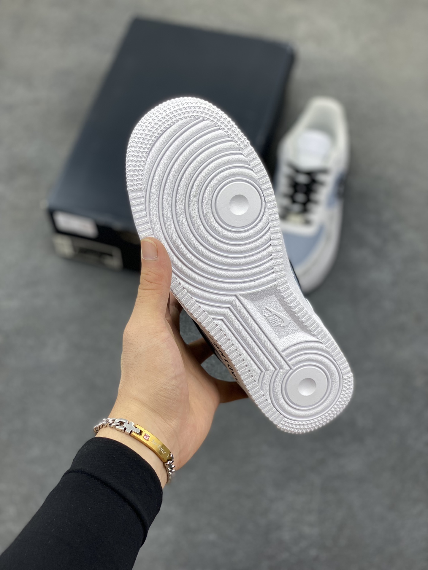 图片[5]-福利特价 PS5电玩主题 Nike Air Force 1 Low’07 黑白灰空军一号低帮休闲板鞋 定制皮料 原楦原纸板 纯正空军版型 内置全掌气垫 货号：CW2288-111 尺码：36 36.5 37.5 38 38.5 39 40 40.5 41 42 42.5 43 44 44.5 45-选品中心