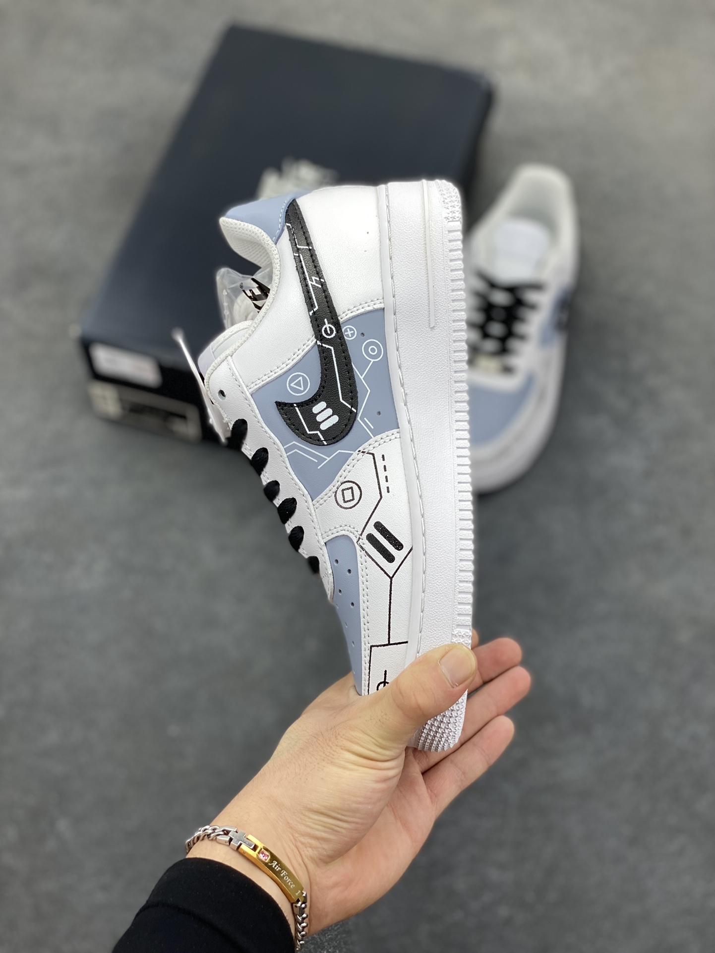 图片[3]-福利特价 PS5电玩主题 Nike Air Force 1 Low’07 黑白灰空军一号低帮休闲板鞋 定制皮料 原楦原纸板 纯正空军版型 内置全掌气垫 货号：CW2288-111 尺码：36 36.5 37.5 38 38.5 39 40 40.5 41 42 42.5 43 44 44.5 45-选品中心