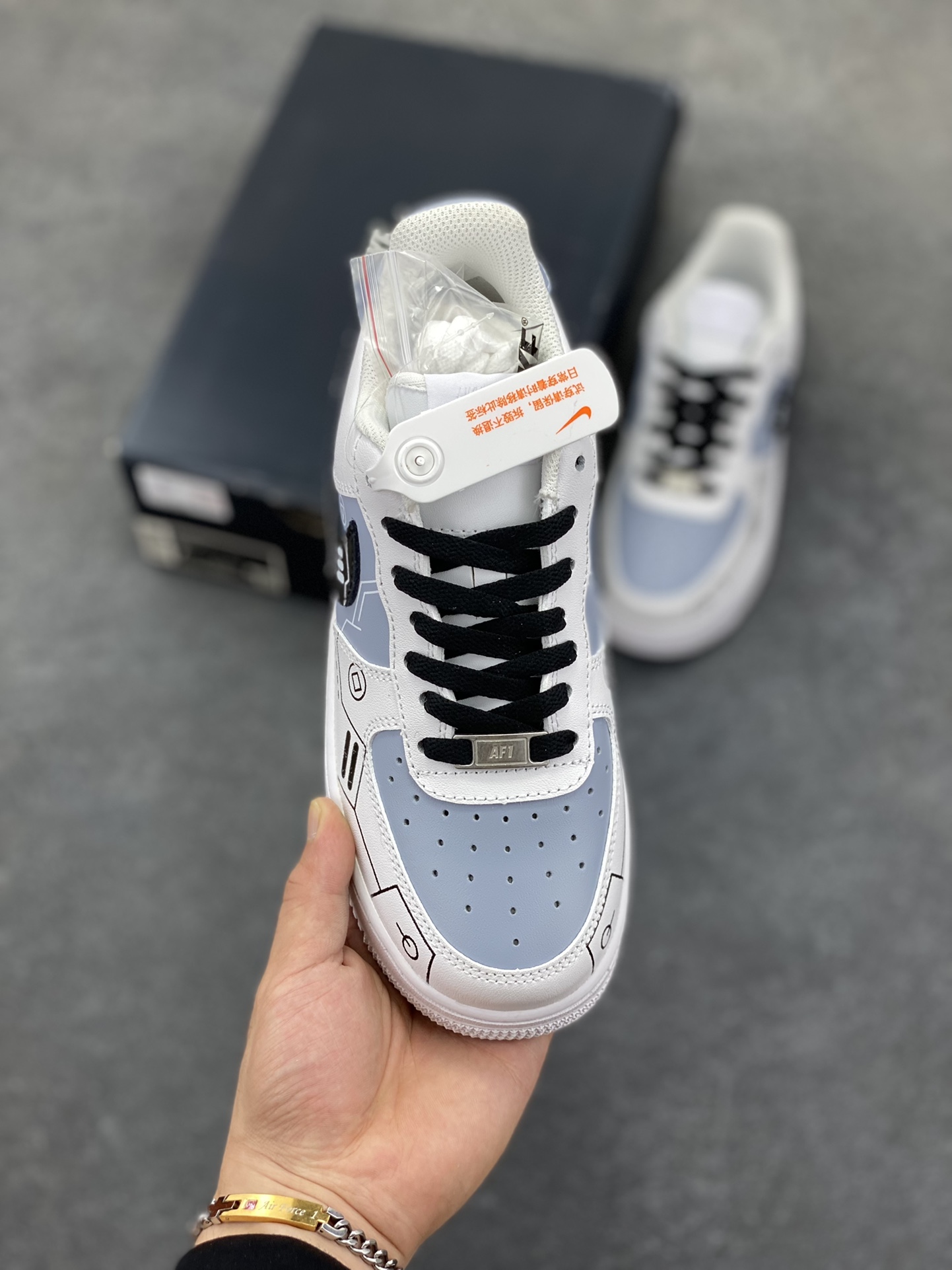 图片[2]-福利特价 PS5电玩主题 Nike Air Force 1 Low’07 黑白灰空军一号低帮休闲板鞋 定制皮料 原楦原纸板 纯正空军版型 内置全掌气垫 货号：CW2288-111 尺码：36 36.5 37.5 38 38.5 39 40 40.5 41 42 42.5 43 44 44.5 45-选品中心