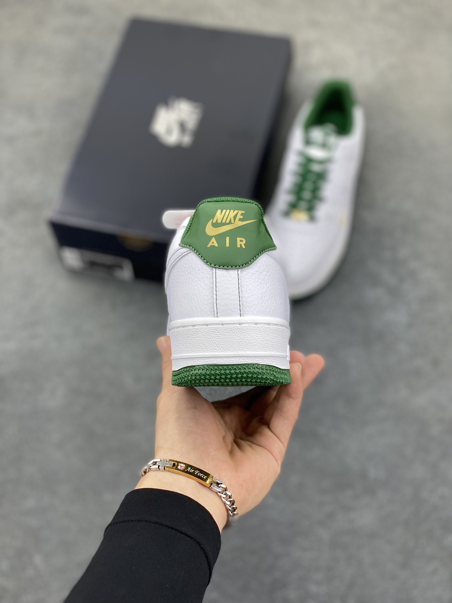 图片[3]-Nike Air Force 1 Low 白绿线小金勾 空军一号低帮运动休闲板鞋 原楦头原纸板 打造纯正空军版型#专注外贸渠道 全掌内置蜂窝气垫 #原盒配件 原厂中底钢印、拉帮完美 货号：IB6543-102 尺码：35.5 36 36.5 37.5 38 38.5 39 40 40.5 41 42 42.5 43 44 44.5 45-选品中心