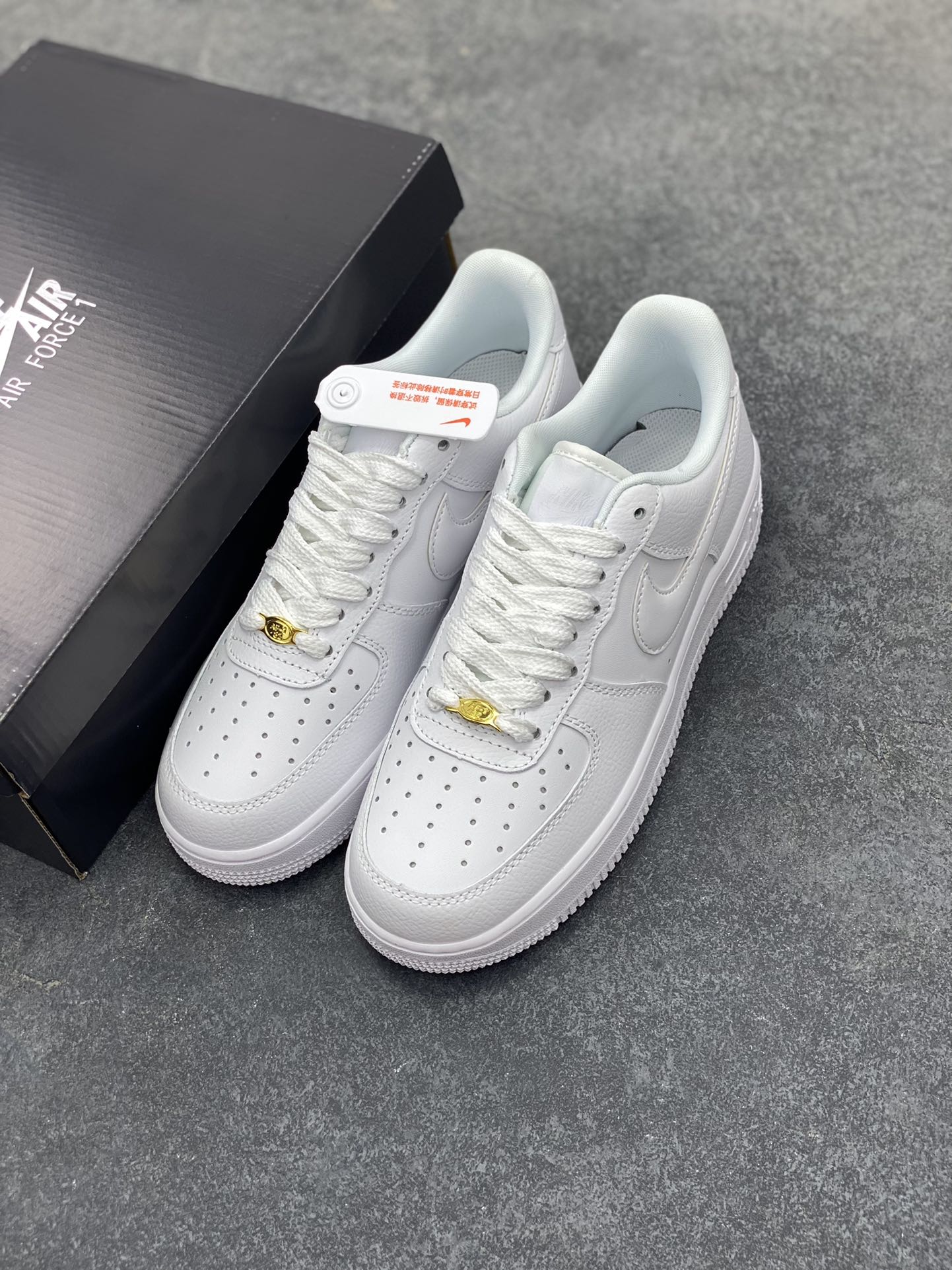 图片[8]-Nk Air Force 1\’07 Low 白荔枝纹 空军一号低帮休闲板鞋 原楦头原纸板 打造纯正空军版型#专注外贸渠道 全掌内置蜂窝气垫 #原盒配件 原厂中底钢印、拉帮完美 货号：HF2014-100 尺码：36 36.5 37.5 38 38.5 39 40 40.5 41 42 42.5 43 44 44.5 45-选品中心