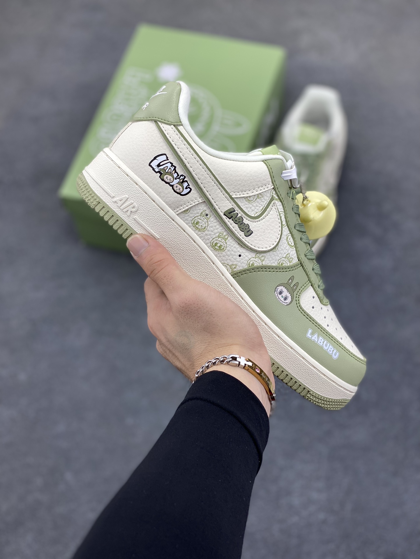 高端定制Nike Air Force 1 \’07 Low “Labubu联名— 奶白绿” 拉布布印花 按钮挂件 高端定制 低帮休闲板鞋 定制鞋盒 大厂纯原品质出货 超高清洁度 皮料切割干净无任何毛边 细节完美 货号:DX0188-093 尺码:36 36.5 37.5 38 38.5 39 40 40.5 41 42 42.5 43 44 44.5 45-选品中心