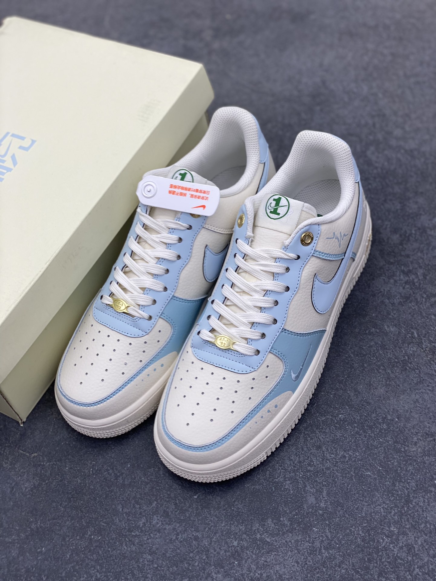 图片[8]-福利特价 Nike Air Force 1\’07 Low “夏日清空”学院风定制款 学院风 空军一号低帮休闲板鞋 原楦头原纸板 打造纯正空军版型 专注外贸渠道 全掌内置蜂窝气垫 原厂中底钢印、拉帮完美 货号：DQ7582-101 尺码：36 36.5 37.5 38 38.5 39 40 40.5 41 42 42.5 43 44 44.5 45-选品中心