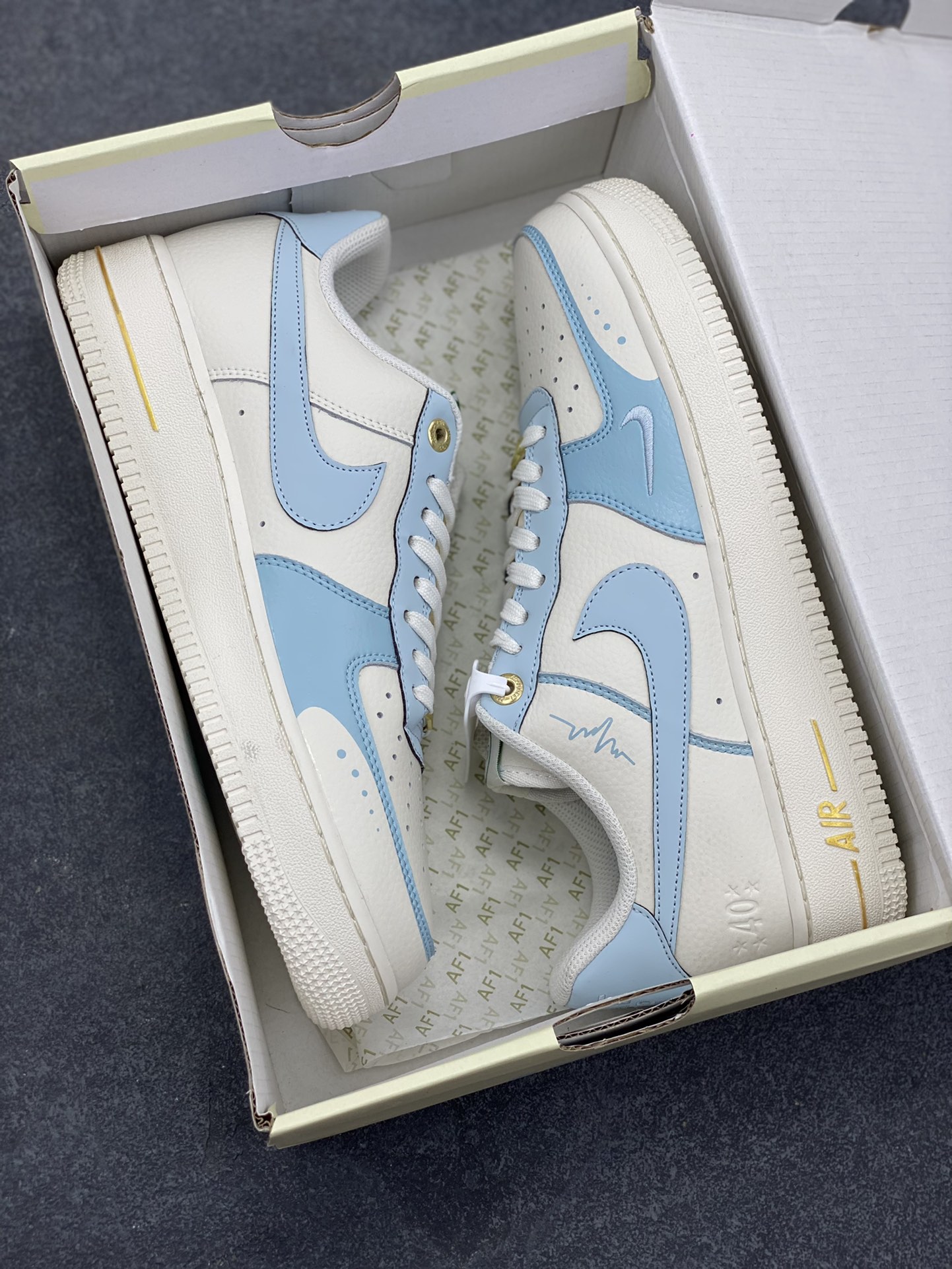 图片[9]-福利特价 Nike Air Force 1\’07 Low “夏日清空”学院风定制款 学院风 空军一号低帮休闲板鞋 原楦头原纸板 打造纯正空军版型 专注外贸渠道 全掌内置蜂窝气垫 原厂中底钢印、拉帮完美 货号：DQ7582-101 尺码：36 36.5 37.5 38 38.5 39 40 40.5 41 42 42.5 43 44 44.5 45-选品中心