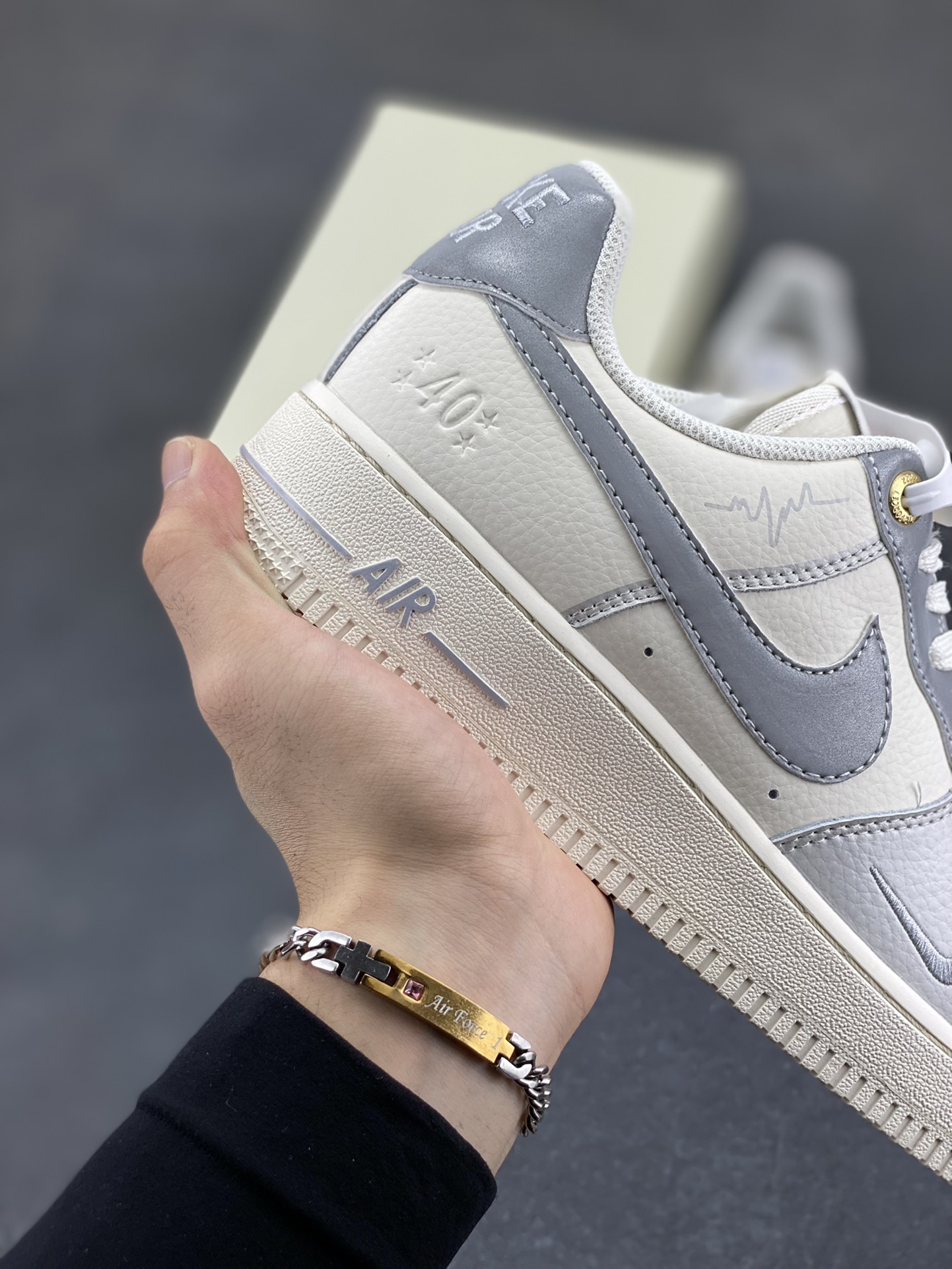 图片[6]-福利特价 “夏日清空”学院风定制款 Nk Air Force 1\’07 Low 学院风 空军一号低帮休闲板鞋 原楦头原纸板 打造纯正空军版型 专注外贸渠道 全掌内置蜂窝气垫 原厂中底钢印、拉帮完美 货号：DQ7582-102 尺码：36 36.5 37.5 38 38.5 39 40 40.5 41 42 42.5 43 44 44.5 45-选品中心