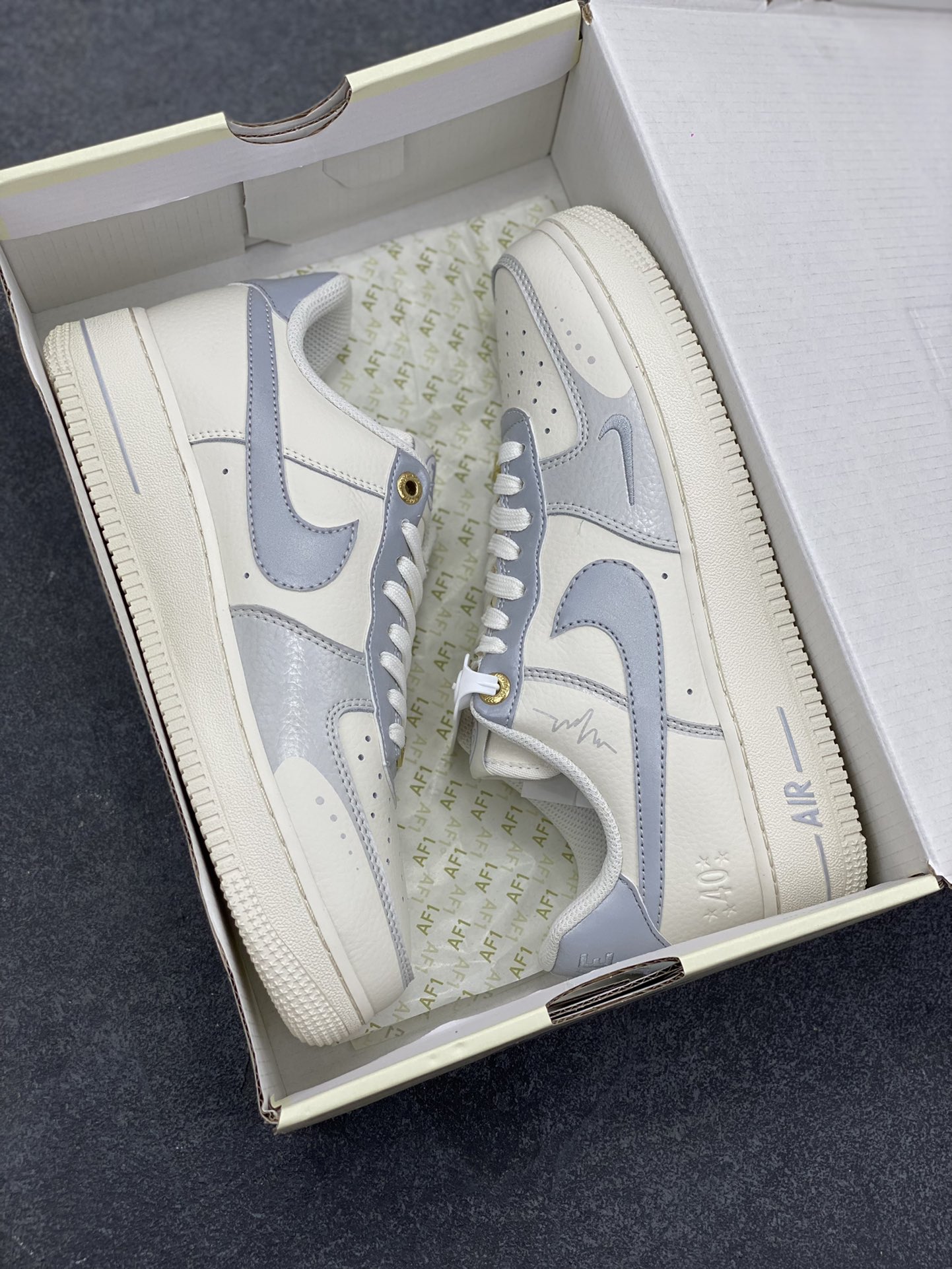 图片[9]-福利特价 “夏日清空”学院风定制款 Nk Air Force 1\’07 Low 学院风 空军一号低帮休闲板鞋 原楦头原纸板 打造纯正空军版型 专注外贸渠道 全掌内置蜂窝气垫 原厂中底钢印、拉帮完美 货号：DQ7582-102 尺码：36 36.5 37.5 38 38.5 39 40 40.5 41 42 42.5 43 44 44.5 45-选品中心