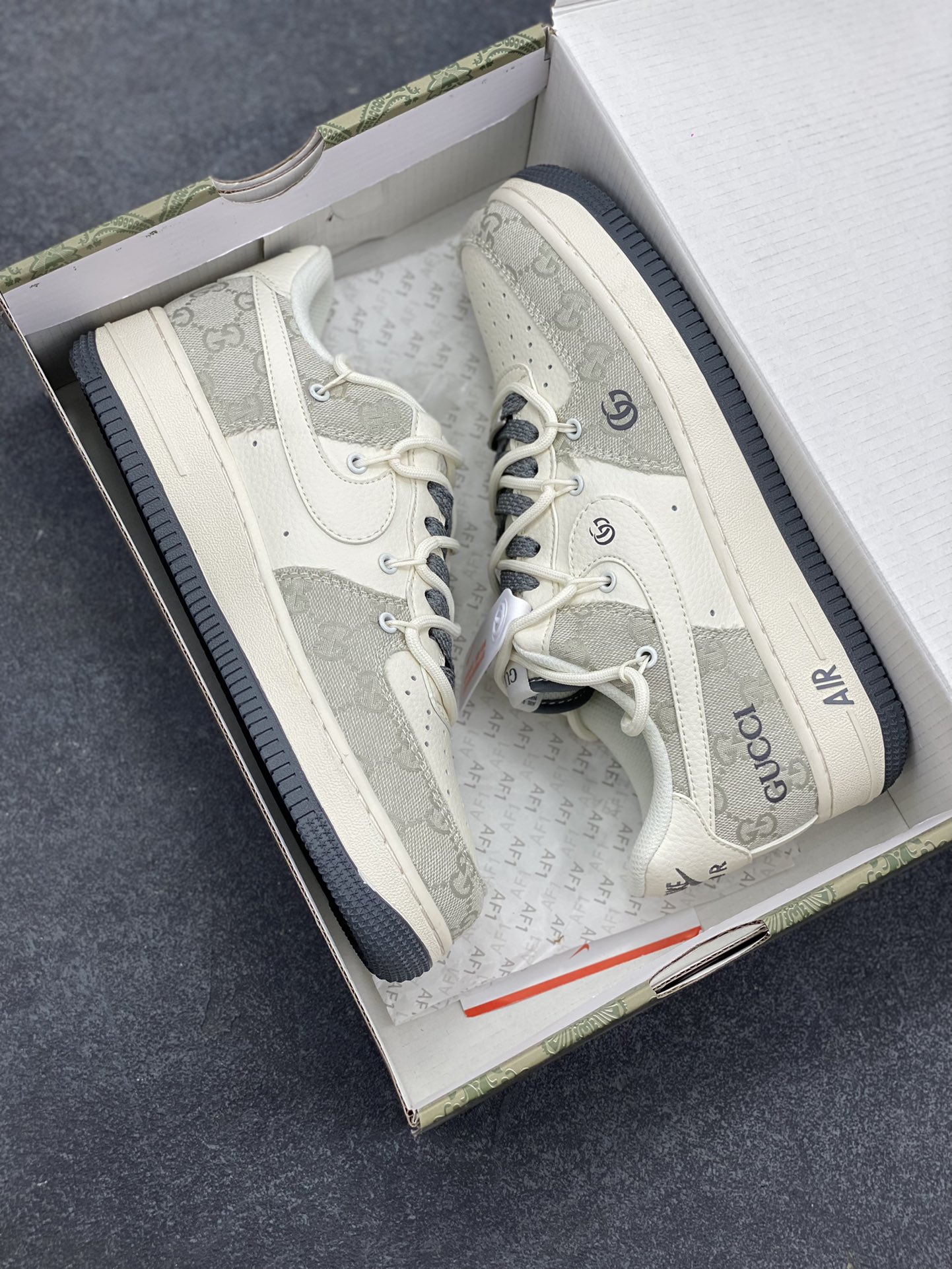 图片[9]-NIke Air Force 1 \’07 Low “古驰联名——烟灰抽绳”空军一号 低帮 运动鞋 休闲鞋 折边针车 工艺难度大 原楦头原纸板 原装鞋盒 定制五金配件 内置全掌气垫 原厂鞋底 货号：SJ1198-105 尺码：36 36.5 37.5 38 38.5 39 40 40.5 41 42 42.5 43 44 44.5 45-选品中心