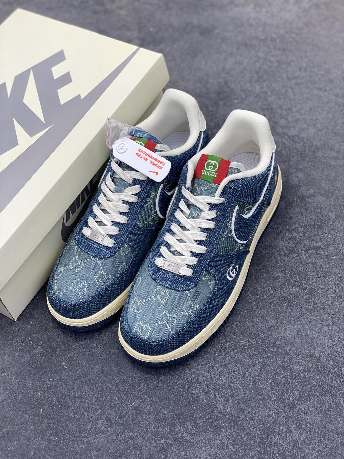 图片[8]-NIke Air Force 1 \’07 Low 古驰联名–青蓝牛仔 空军一号低帮 运动鞋 休闲鞋 折边针车 工艺难度大 原楦头原纸板 原装鞋盒 原厂鞋底 超高清洁度 细节完美 货号：SC0601-561 尺码：36 36.5 37.5 38 38.5 39 40 40.5 41 42 42.5 43 44 44.5 45-选品中心