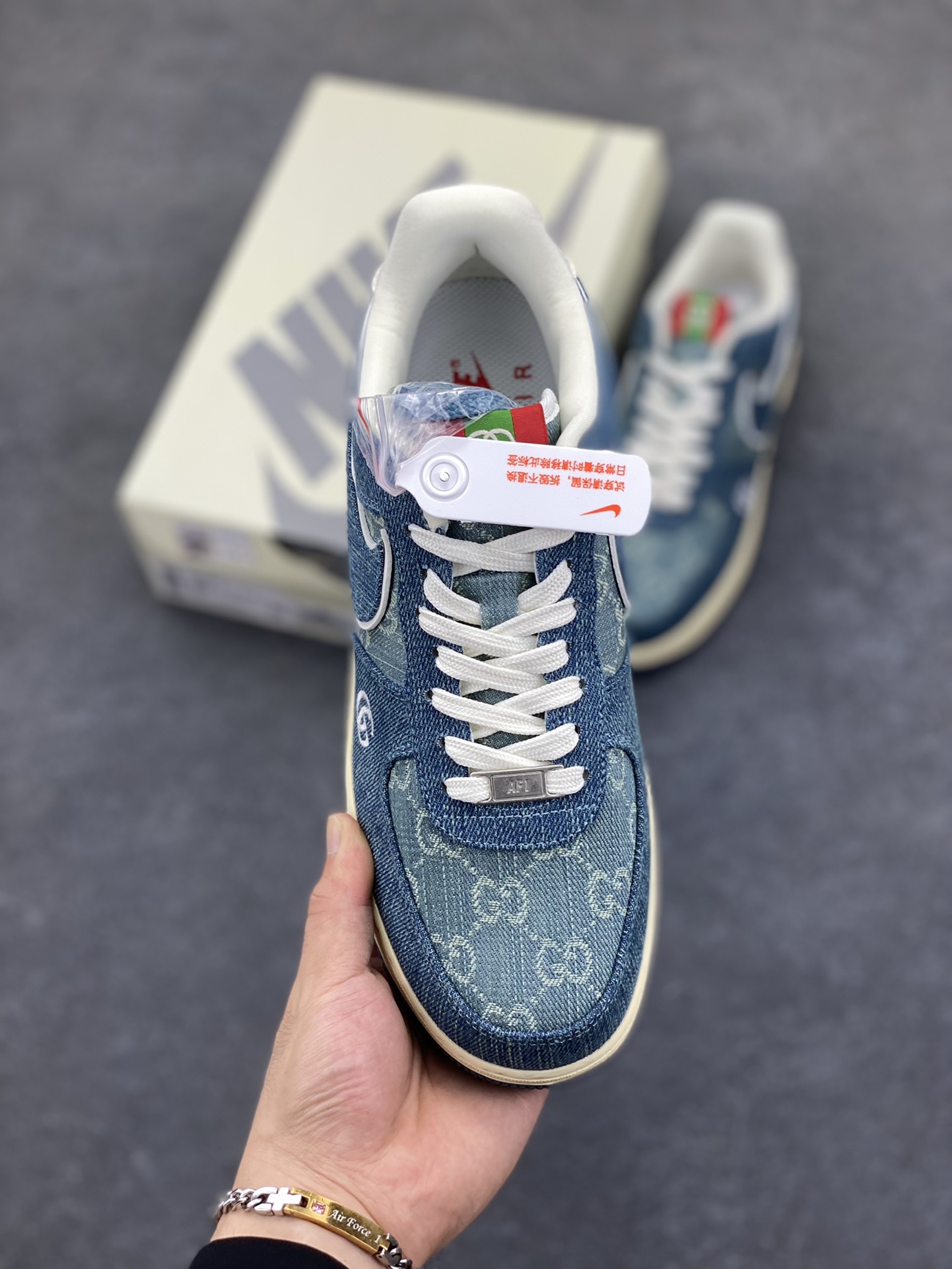 图片[2]-NIke Air Force 1 \’07 Low 古驰联名–青蓝牛仔 空军一号低帮 运动鞋 休闲鞋 折边针车 工艺难度大 原楦头原纸板 原装鞋盒 原厂鞋底 超高清洁度 细节完美 货号：SC0601-561 尺码：36 36.5 37.5 38 38.5 39 40 40.5 41 42 42.5 43 44 44.5 45-选品中心