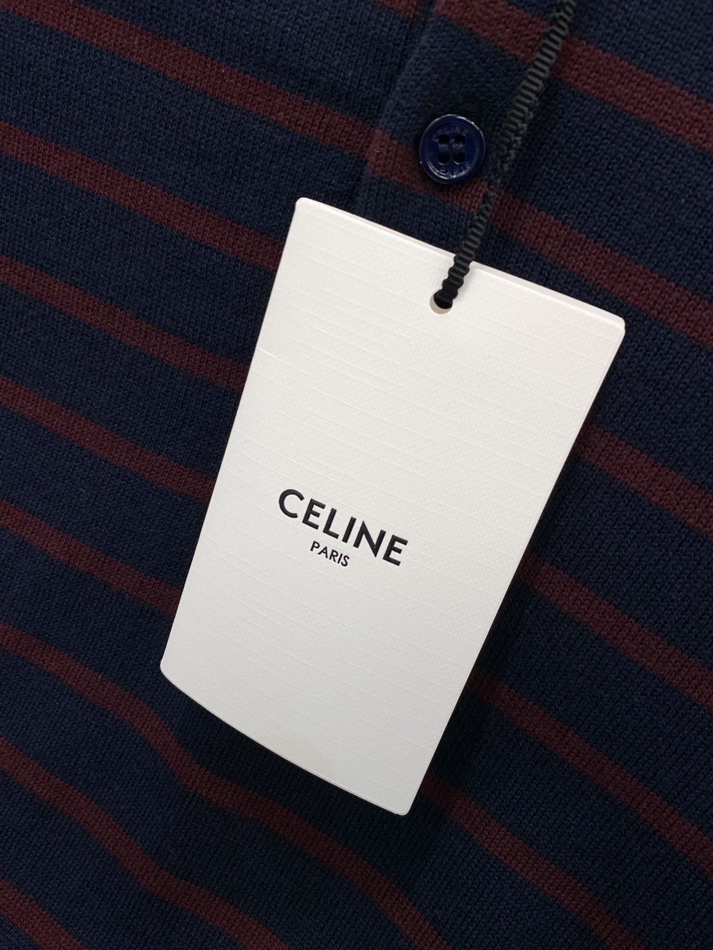 Title: Summer 2025 Céline Fashion Collection: Knit T-shirts with Imported Fabrics and Top Embroidery Summary: New summer 2025 Céline collection features knit T - 图片 7