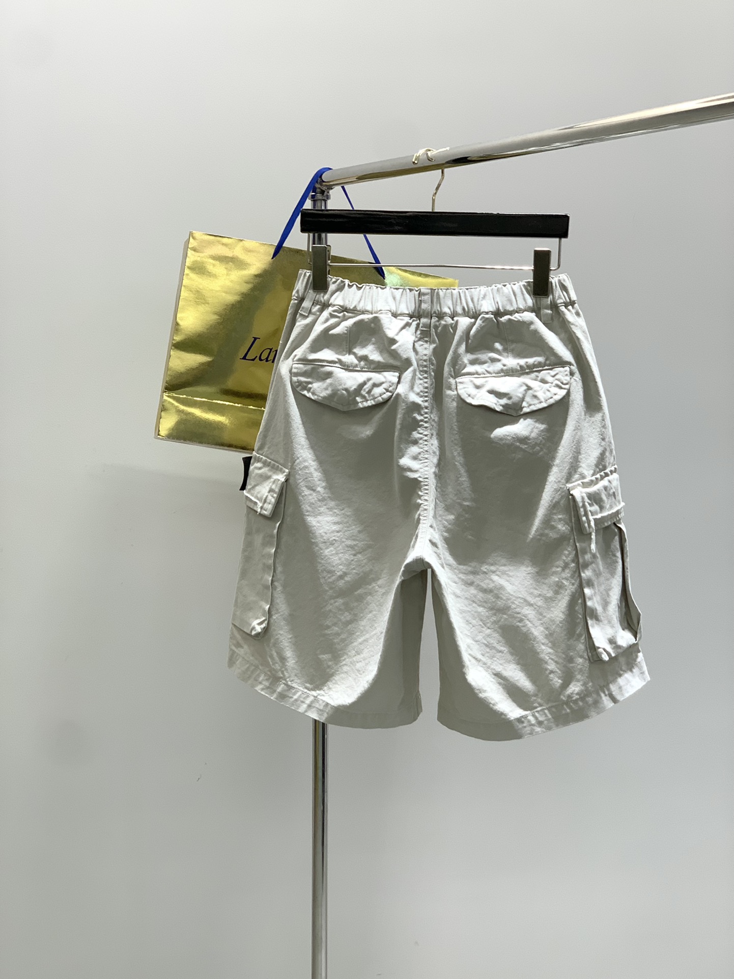 “Stone Island Summer 2025 Update: High-Explosive Fashion Shorts and Unique Design” - 图片 2