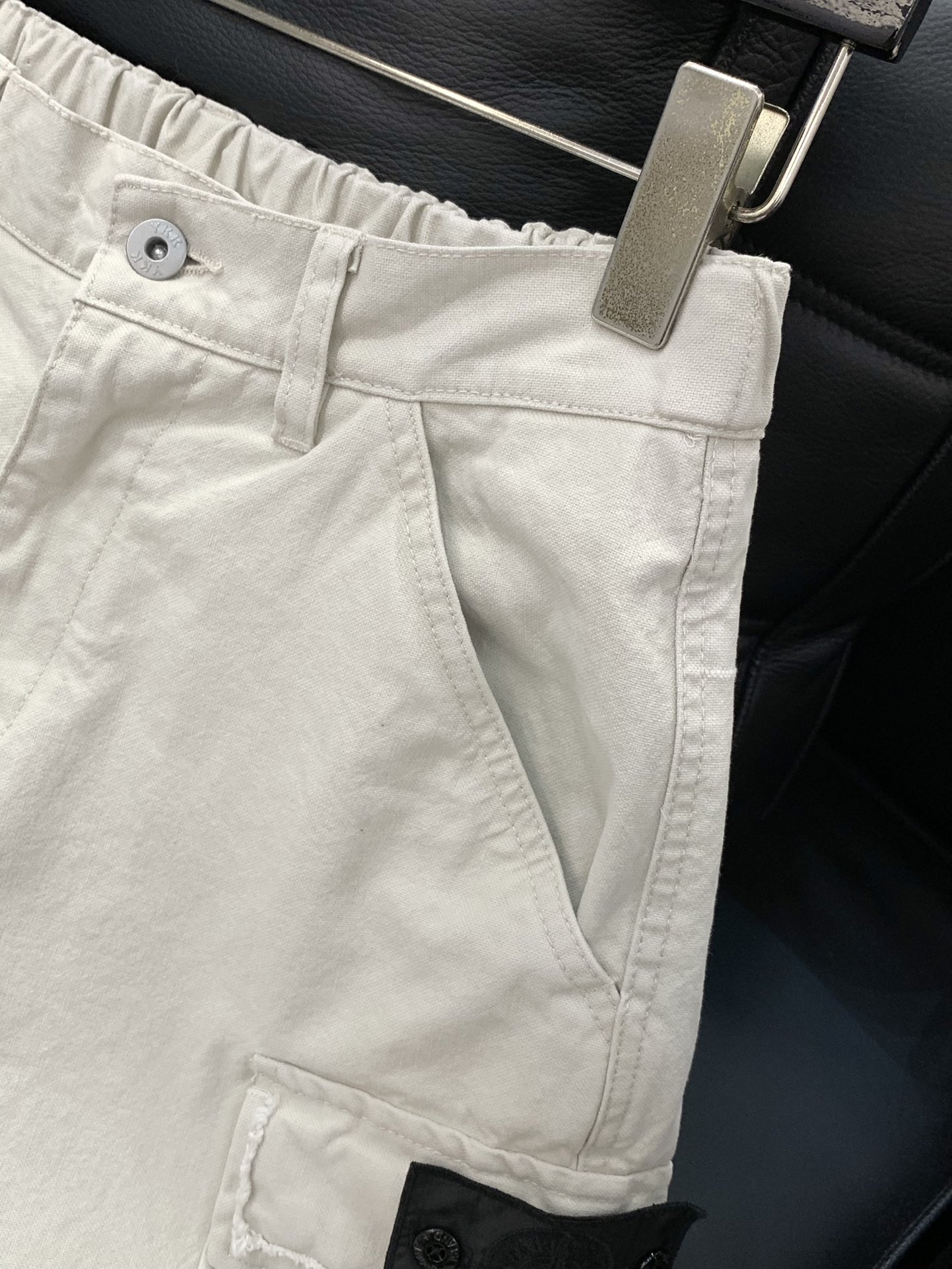 “Stone Island Summer 2025 Update: High-Explosive Fashion Shorts and Unique Design” - 图片 5