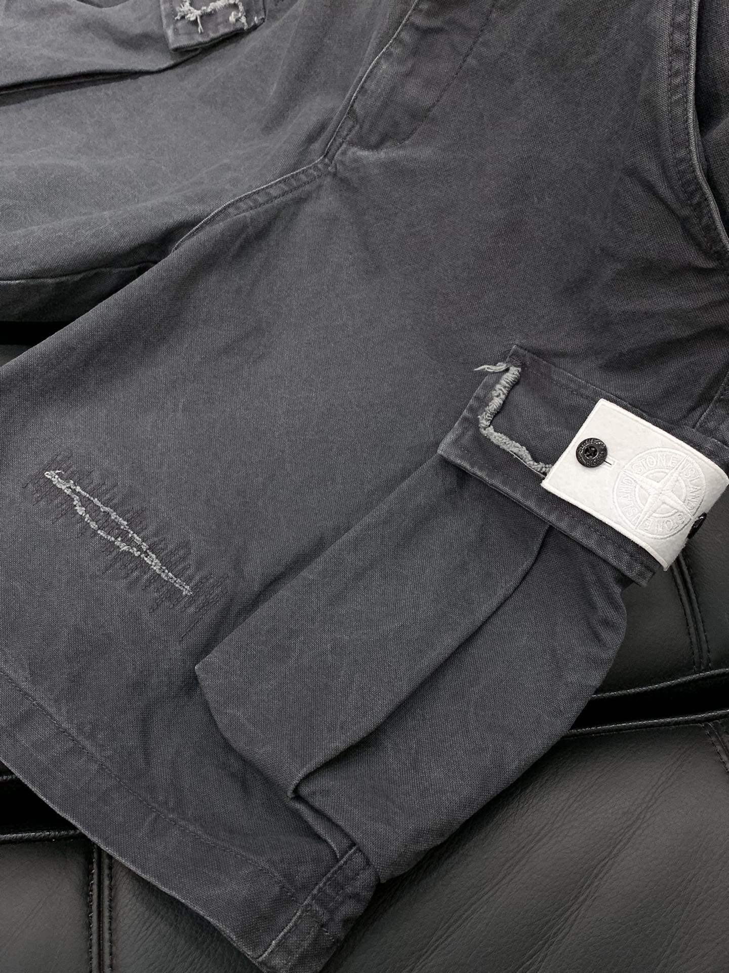 “Summer 2025 Update: Stone Island P768 Synchronized Cabinets and High-Explosive Fashion Shorts with Unique Design” - 图片 6