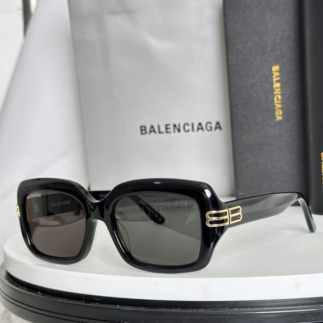  ‼️BALENCIAG*巴黎*世家⚜️⚜️⚜️MODEL：BB0465S ⚜️⚜️⚜️SIZE：56口