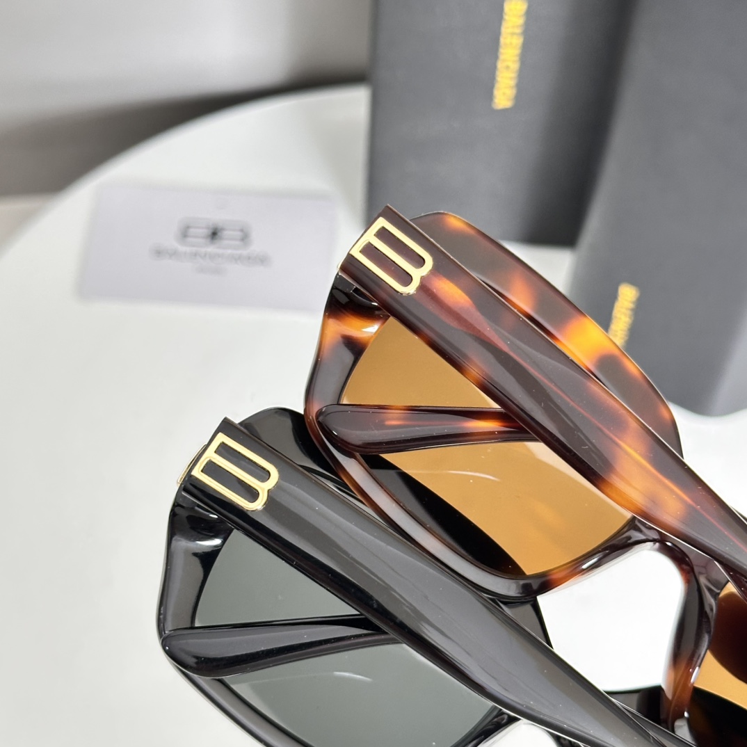  ‼️BALENCIAG*巴黎*世家⚜️⚜️⚜️MODEL：BB0465S ⚜️⚜️⚜️SIZE：56口