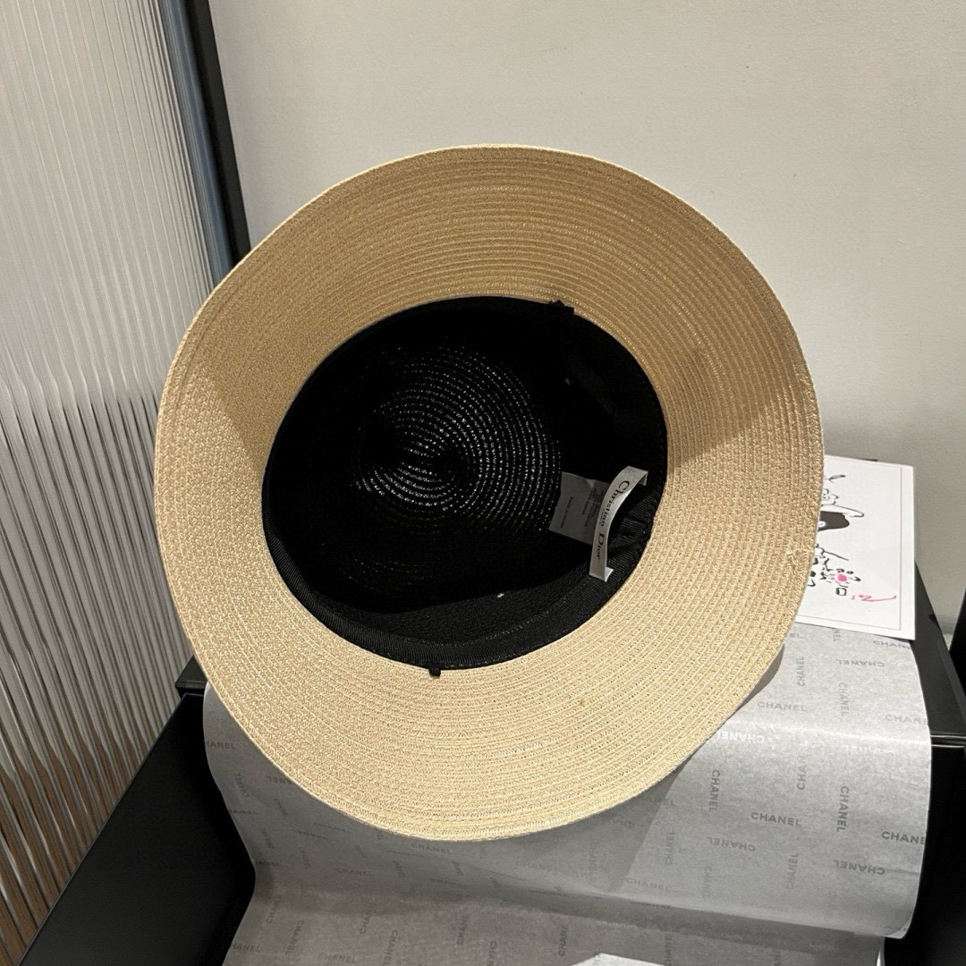 🆕

Dior迪奥新款礼帽，高级PP草，拼色盆帽，名媛风，头围57cm