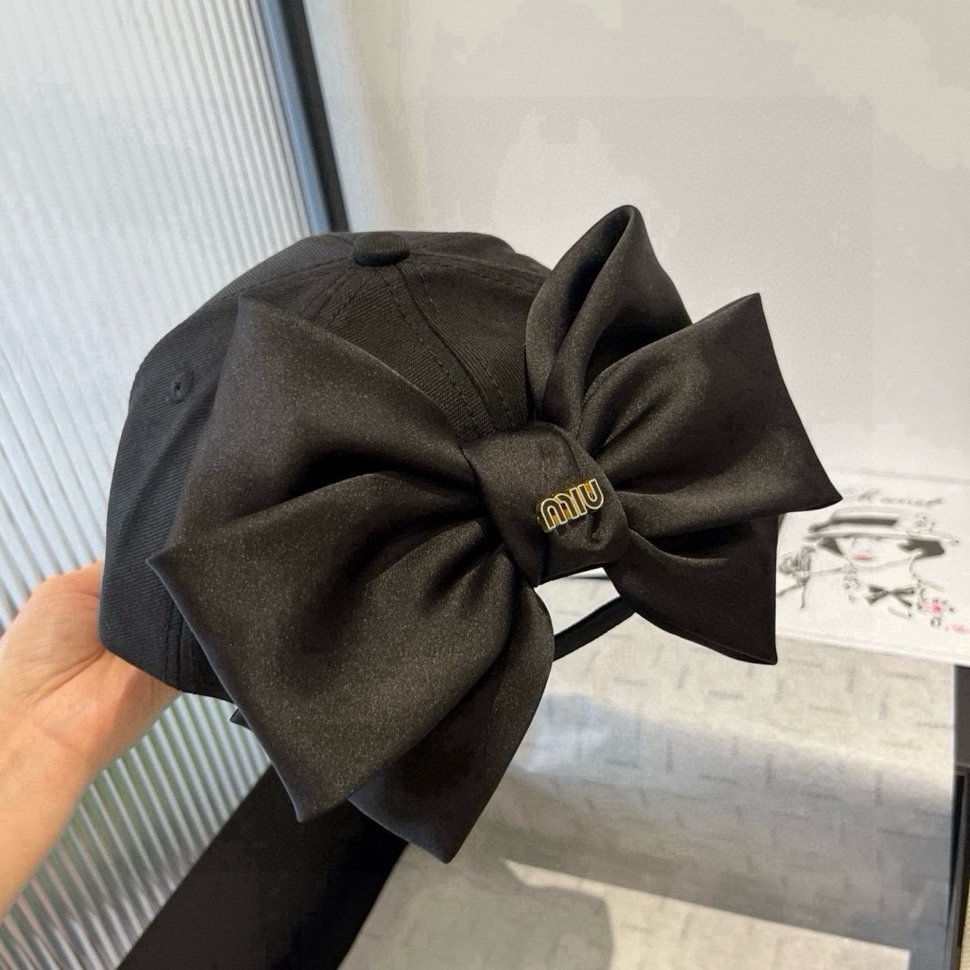🆕

miumiu缪缪蝴蝶结鸭舌帽，高端定制，头围57cm