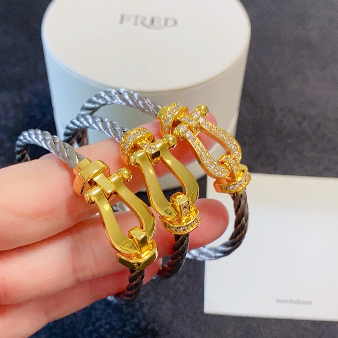Fred 新品发布 火爆 Fred斐登满钻、半钻、无钻马蹄扣中性款高品质软银丝绳手链手镯