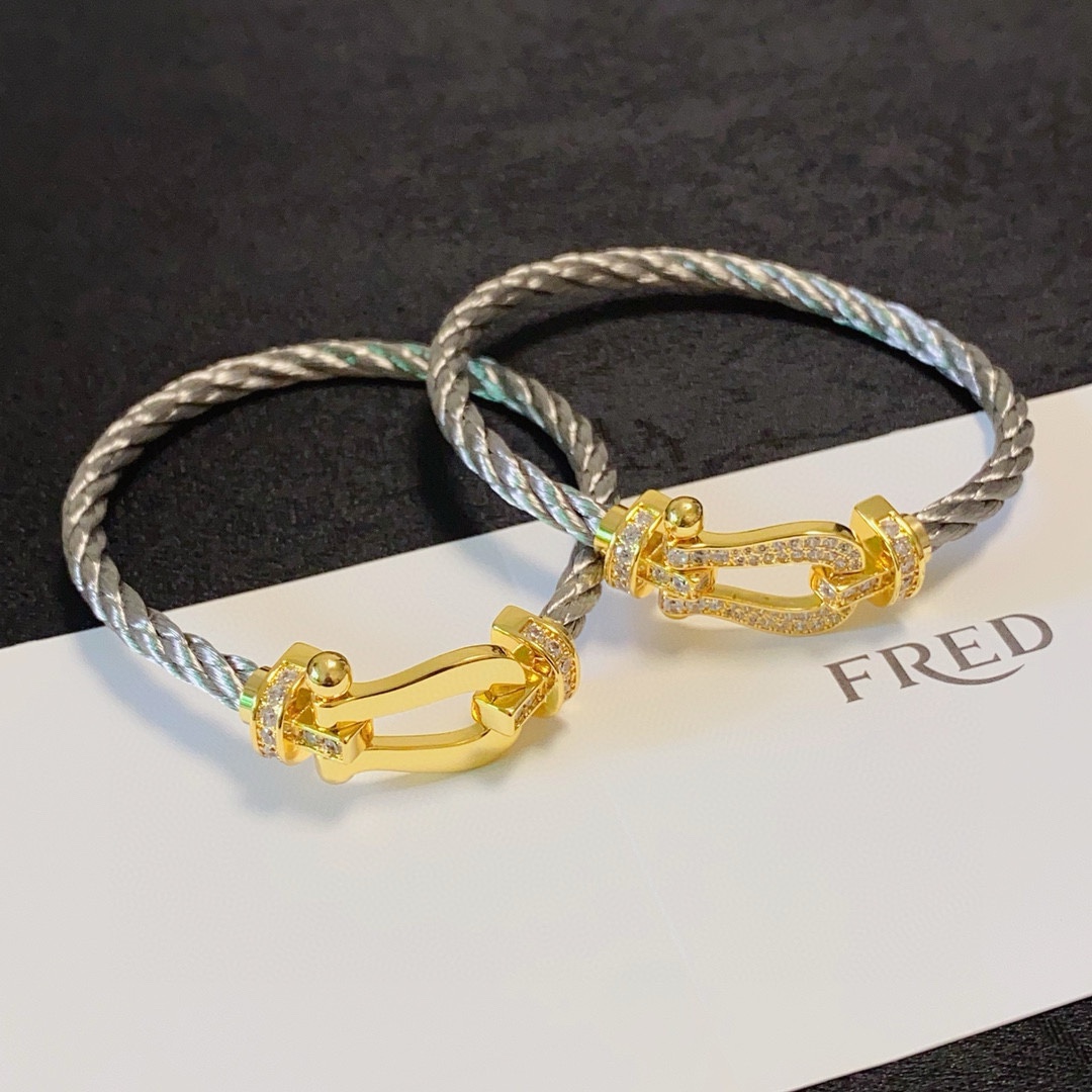 Fred 新品发布 火爆 Fred斐登满钻、半钻、无钻马蹄扣中性款高品质软银丝绳手链手镯
